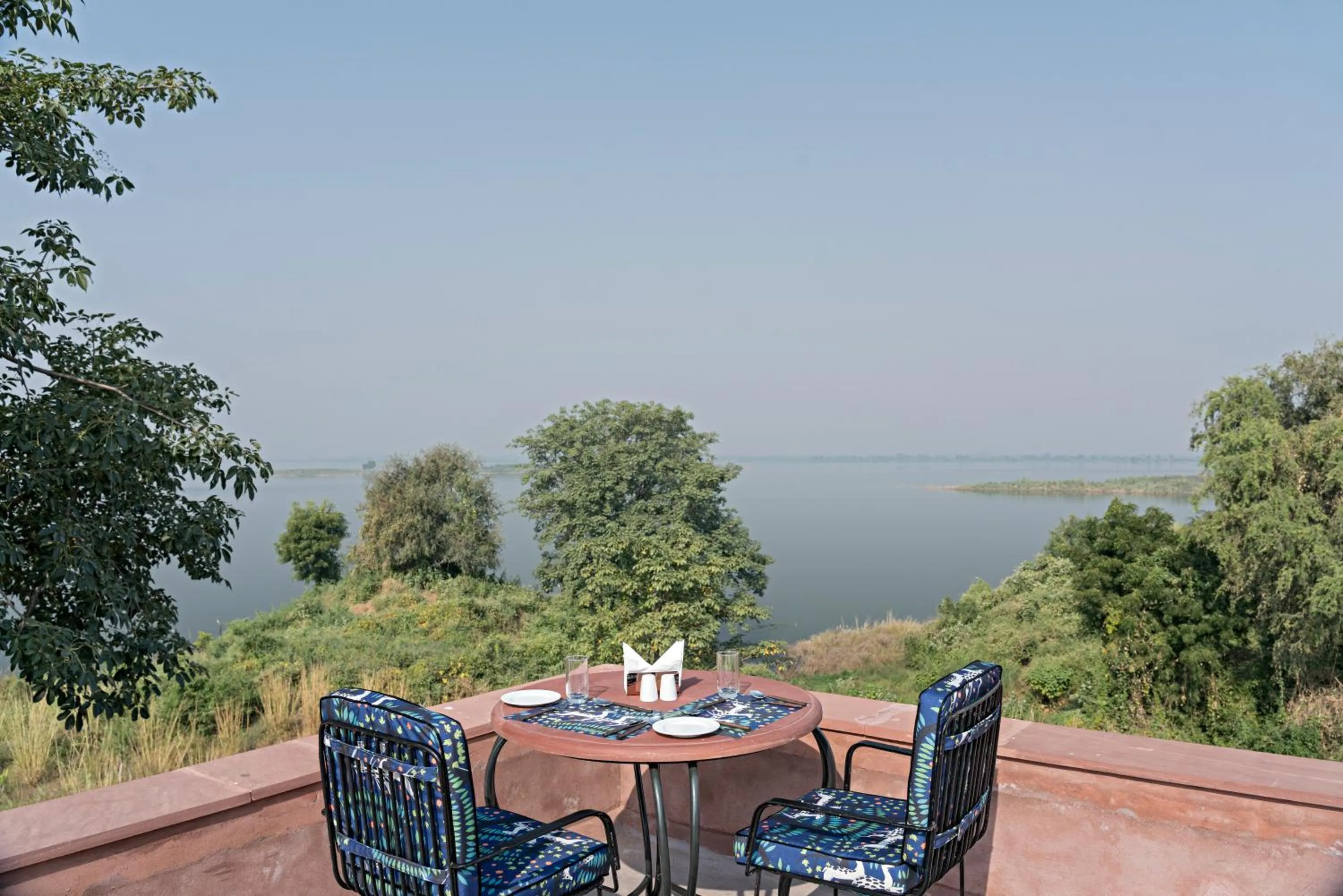 Restaurant/places to eat in Narsingh Bagh