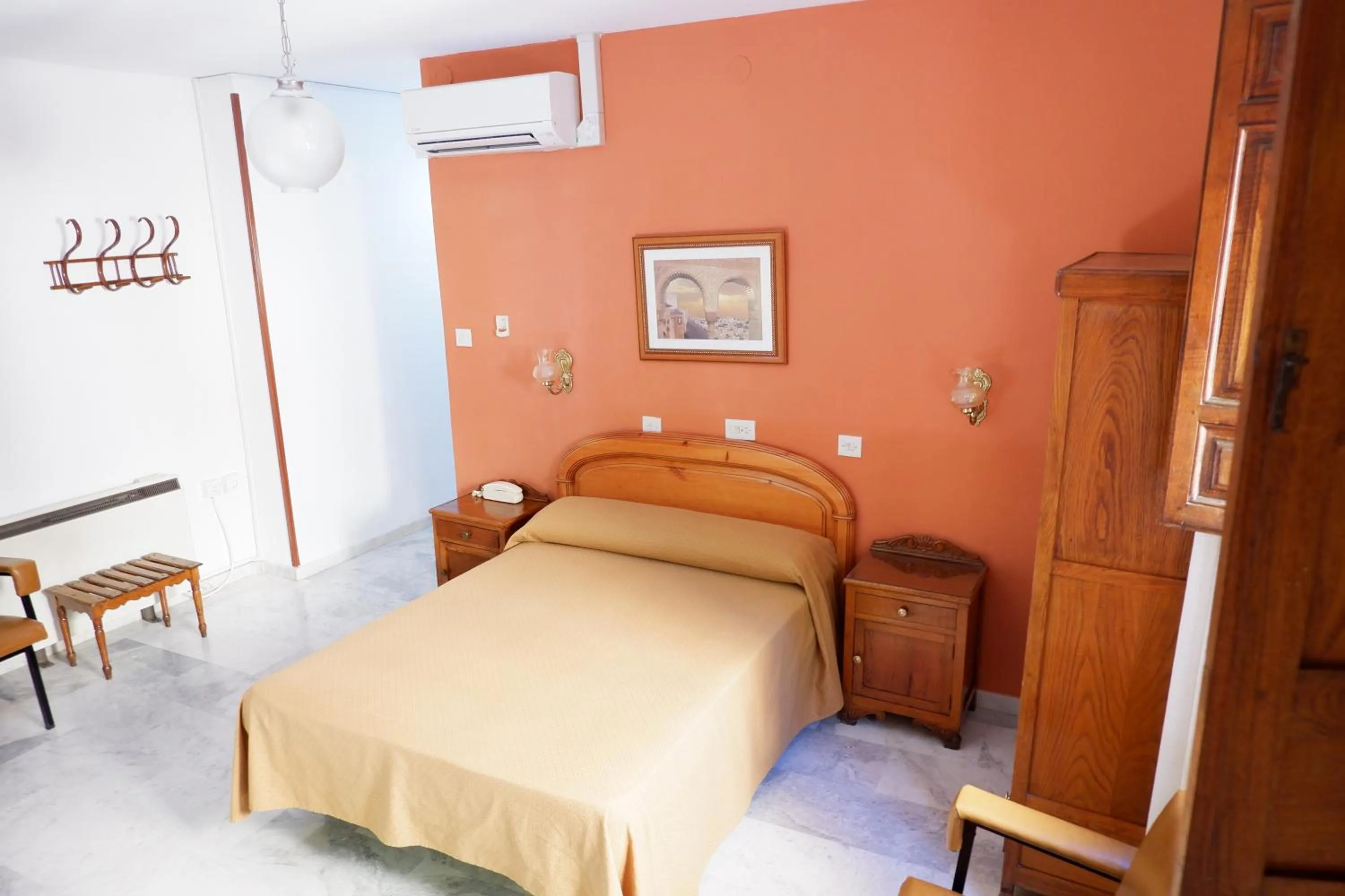 Bedroom, Bed in Hotel Central