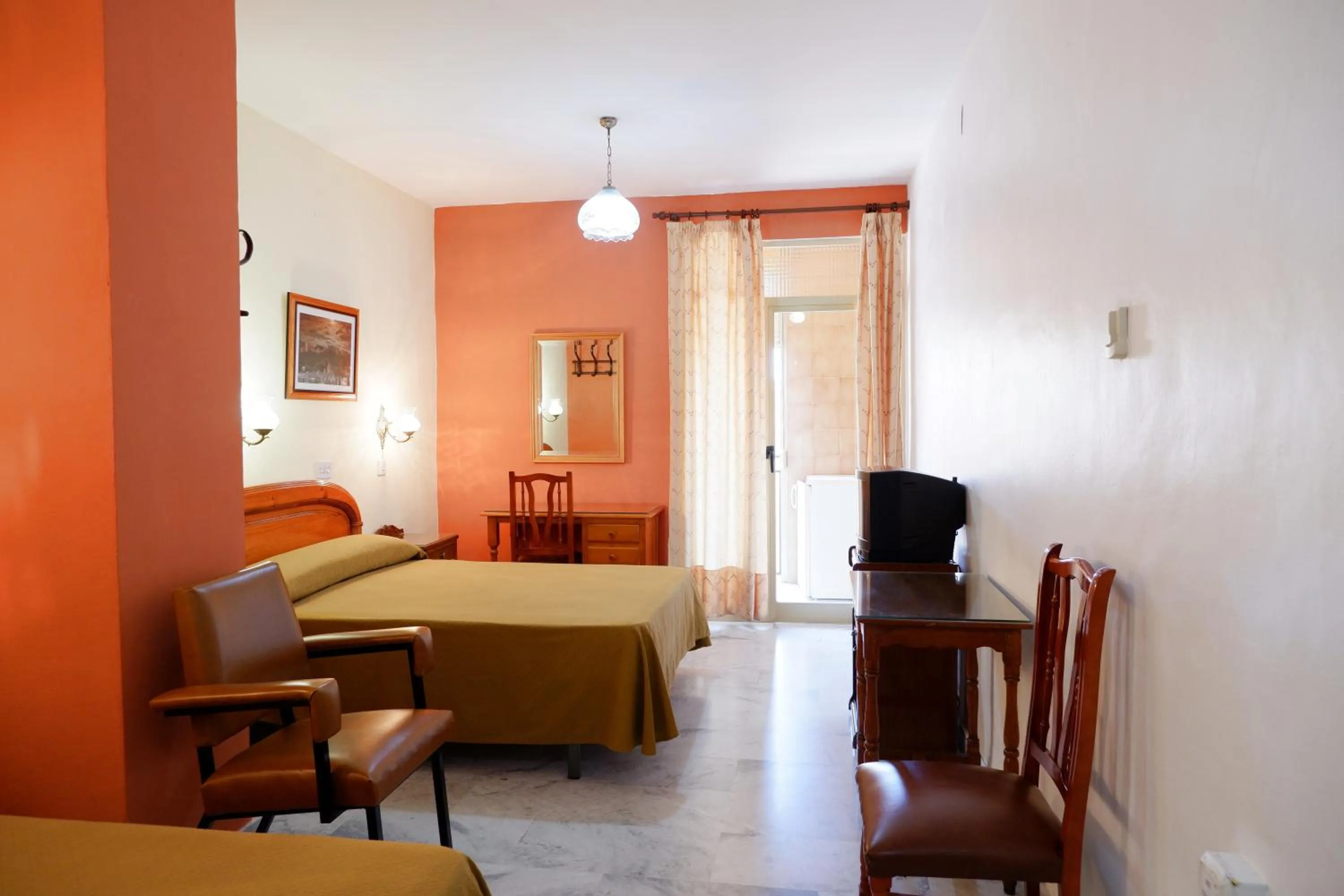 Photo of the whole room, Bed in Hotel Central