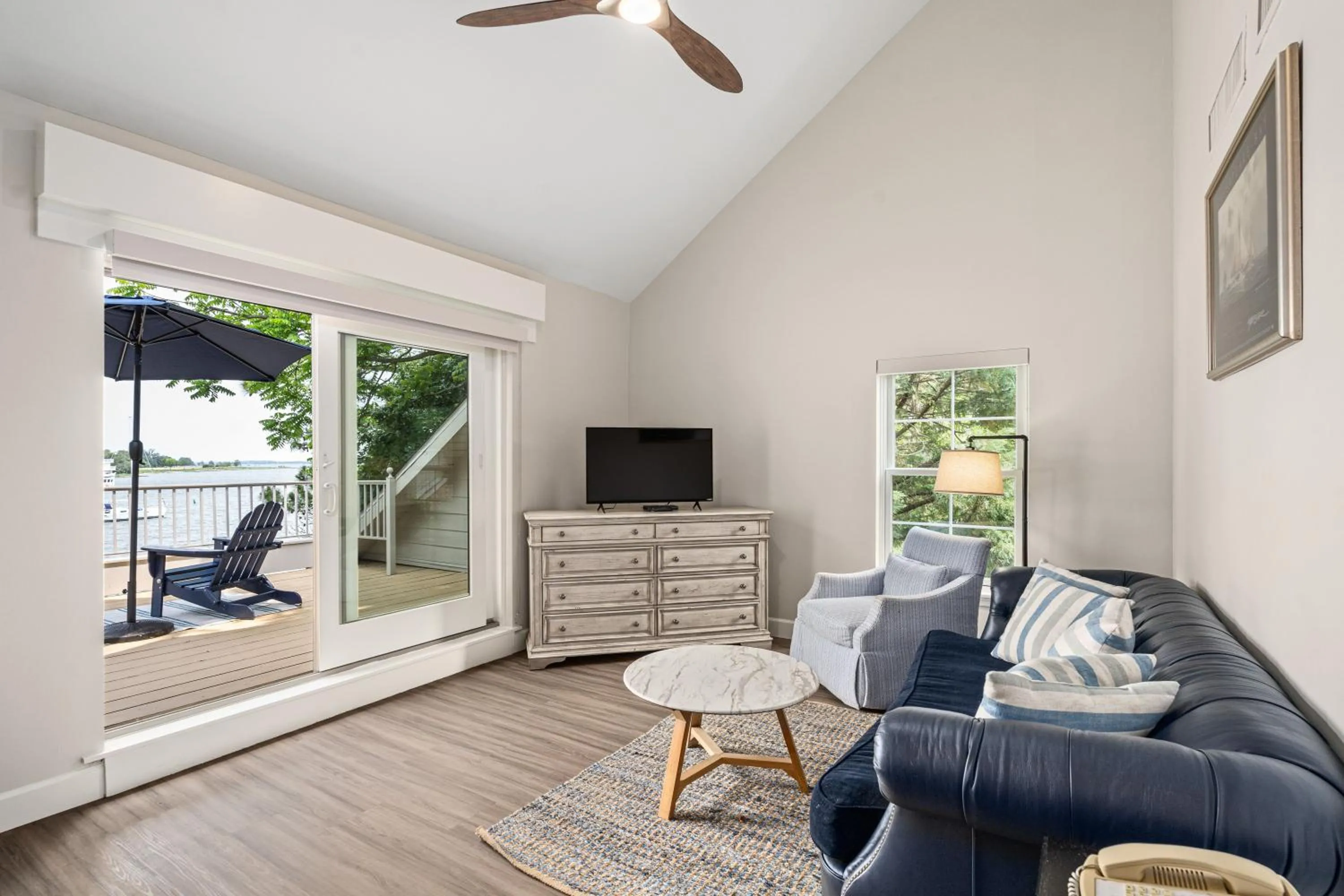 Corner Suite in St Michaels Harbour Inn, Marina and Spa