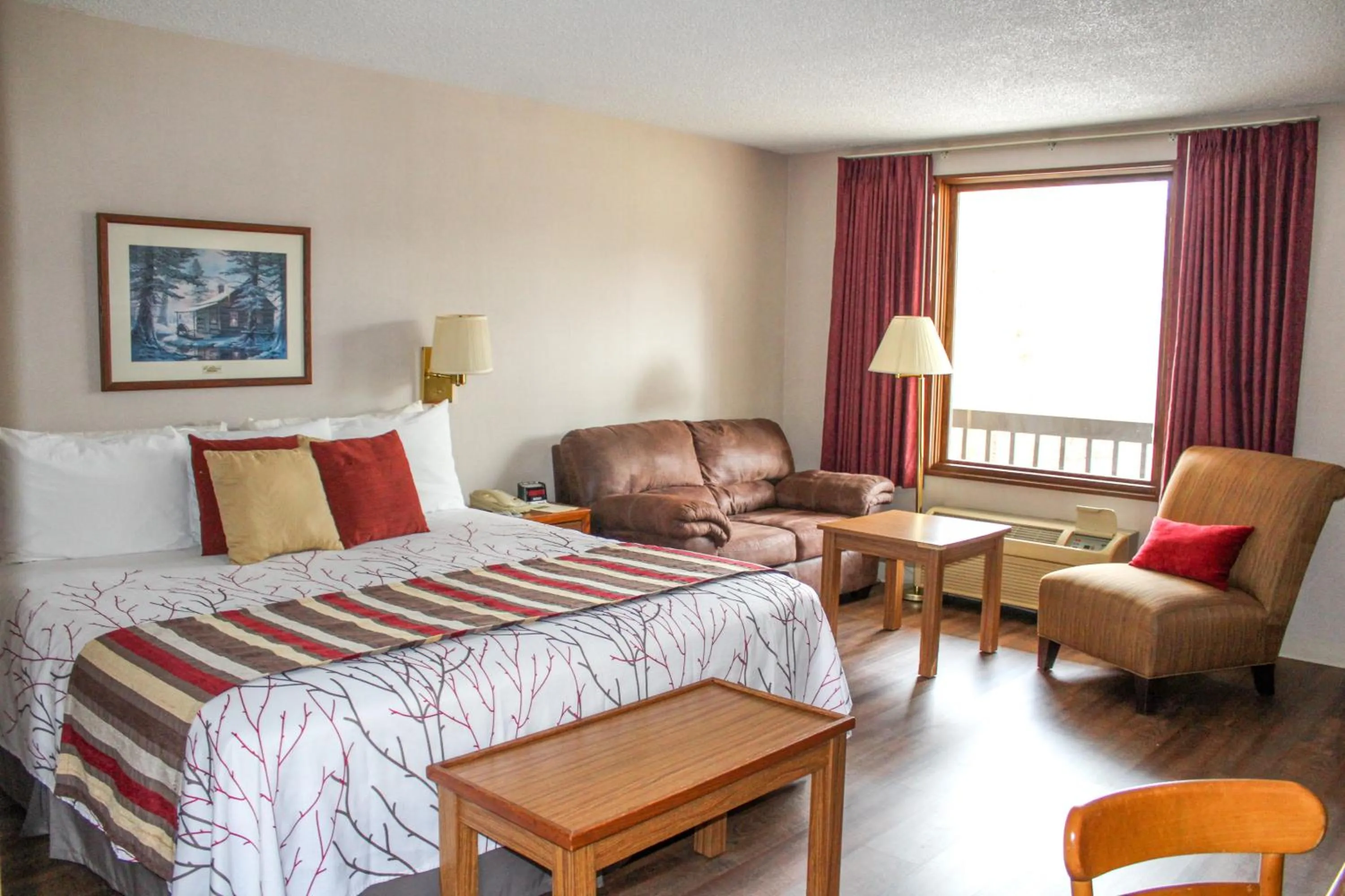 Photo of the whole room, Bed in Highland Manor Inn