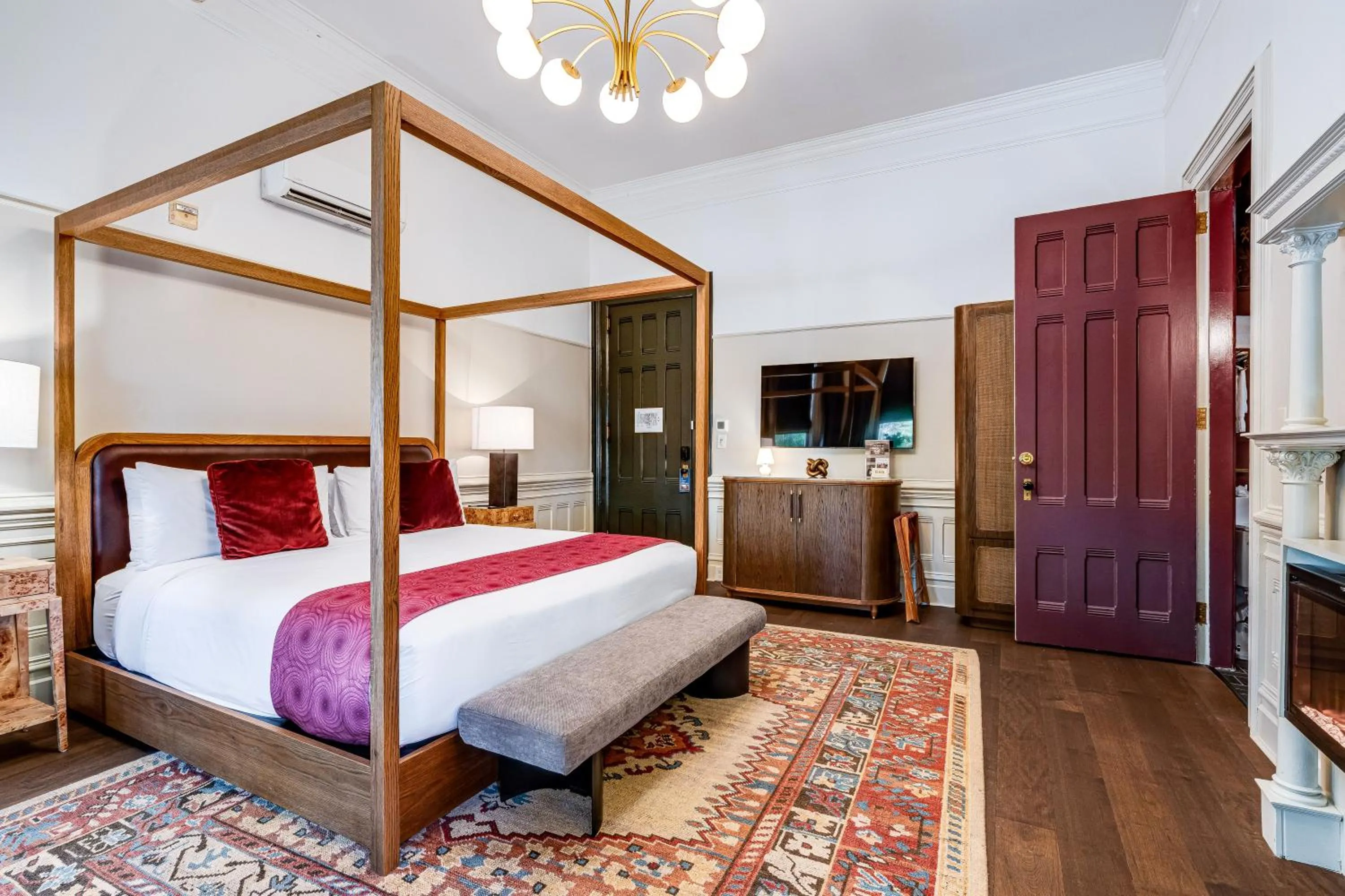 Bed in White House Napa