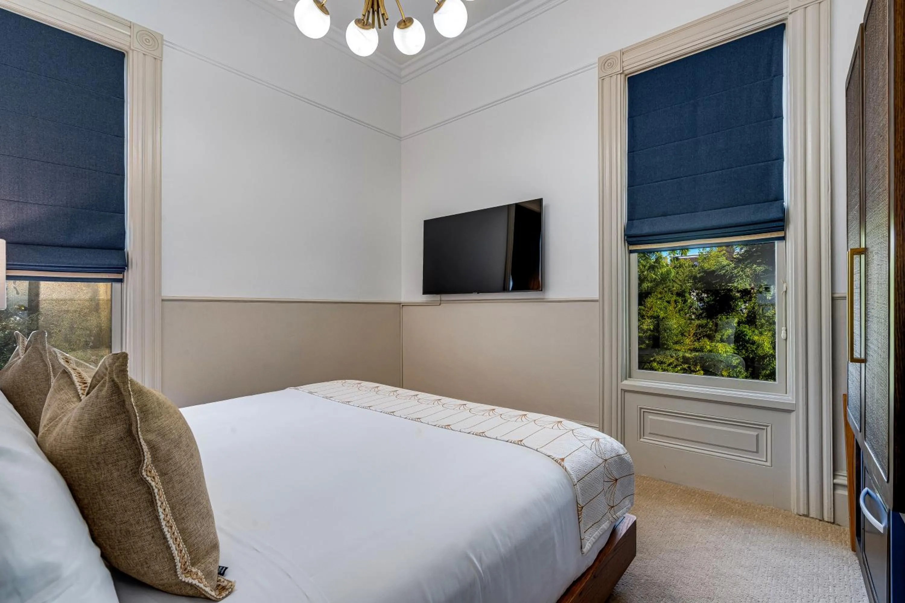 Bed in White House Napa