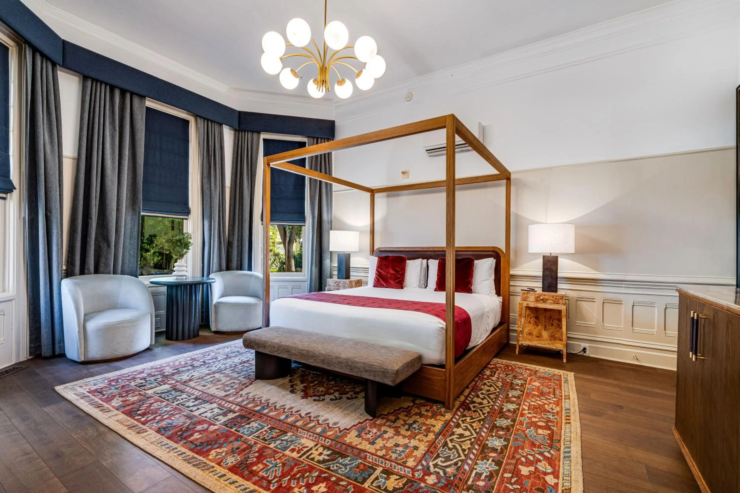 Bed in White House Napa