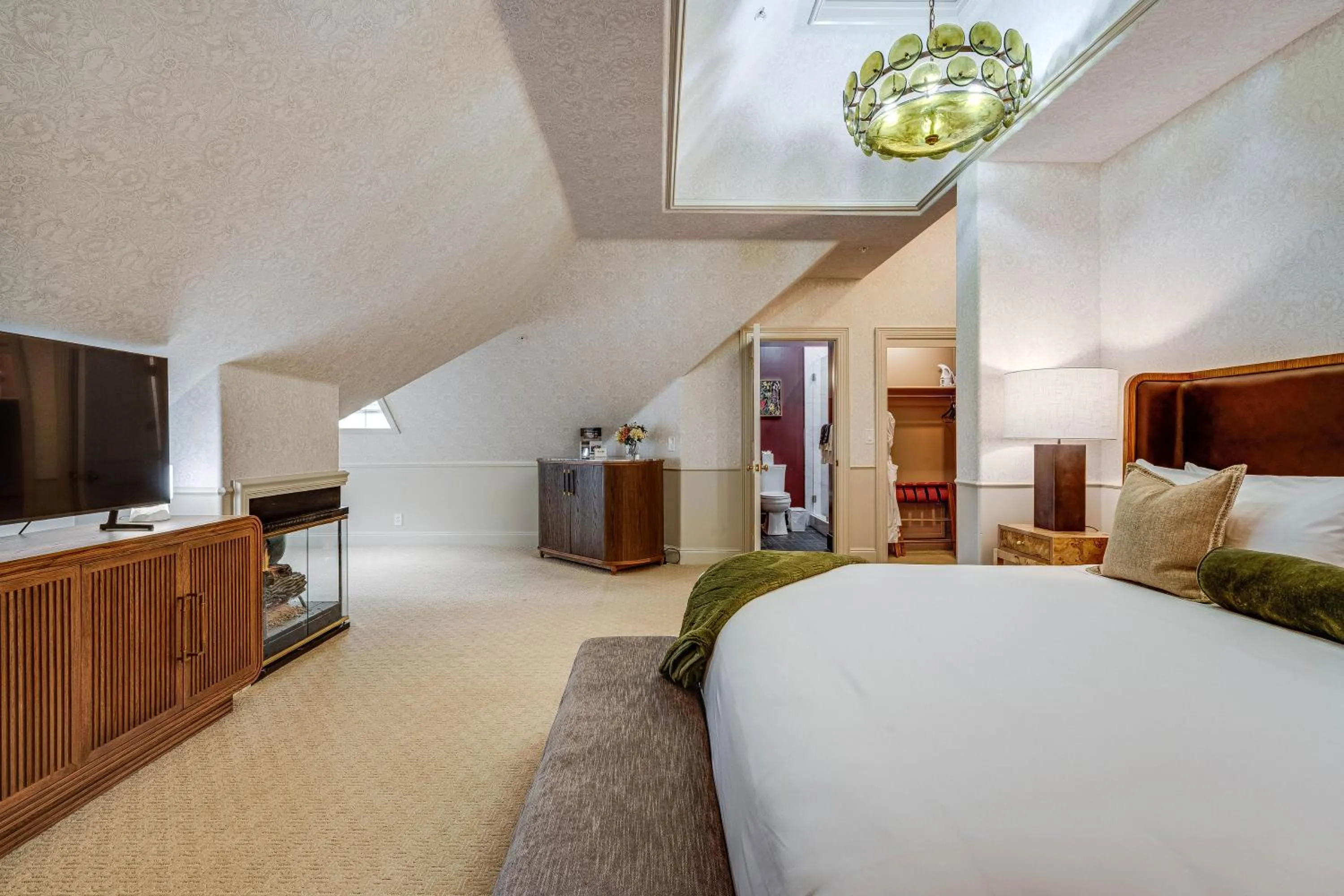 Bed in White House Napa