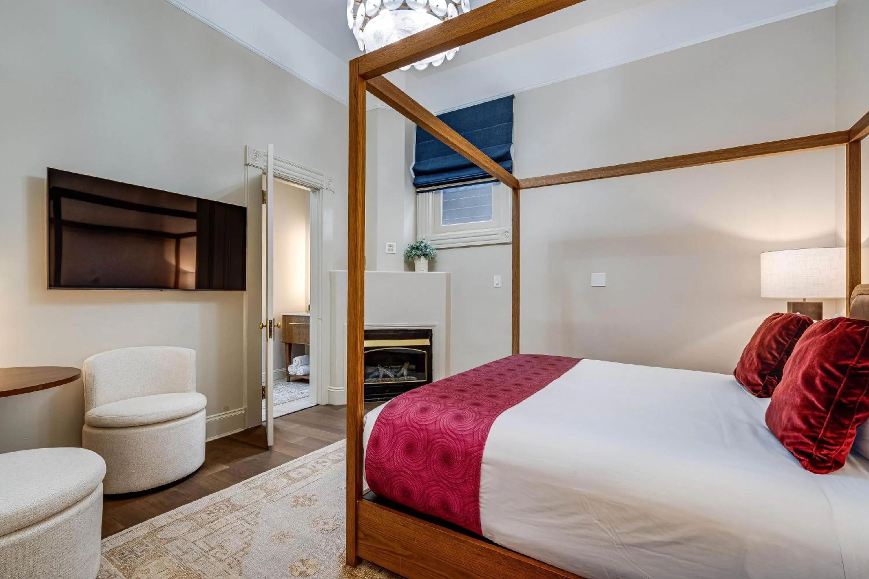 Bed in White House Napa