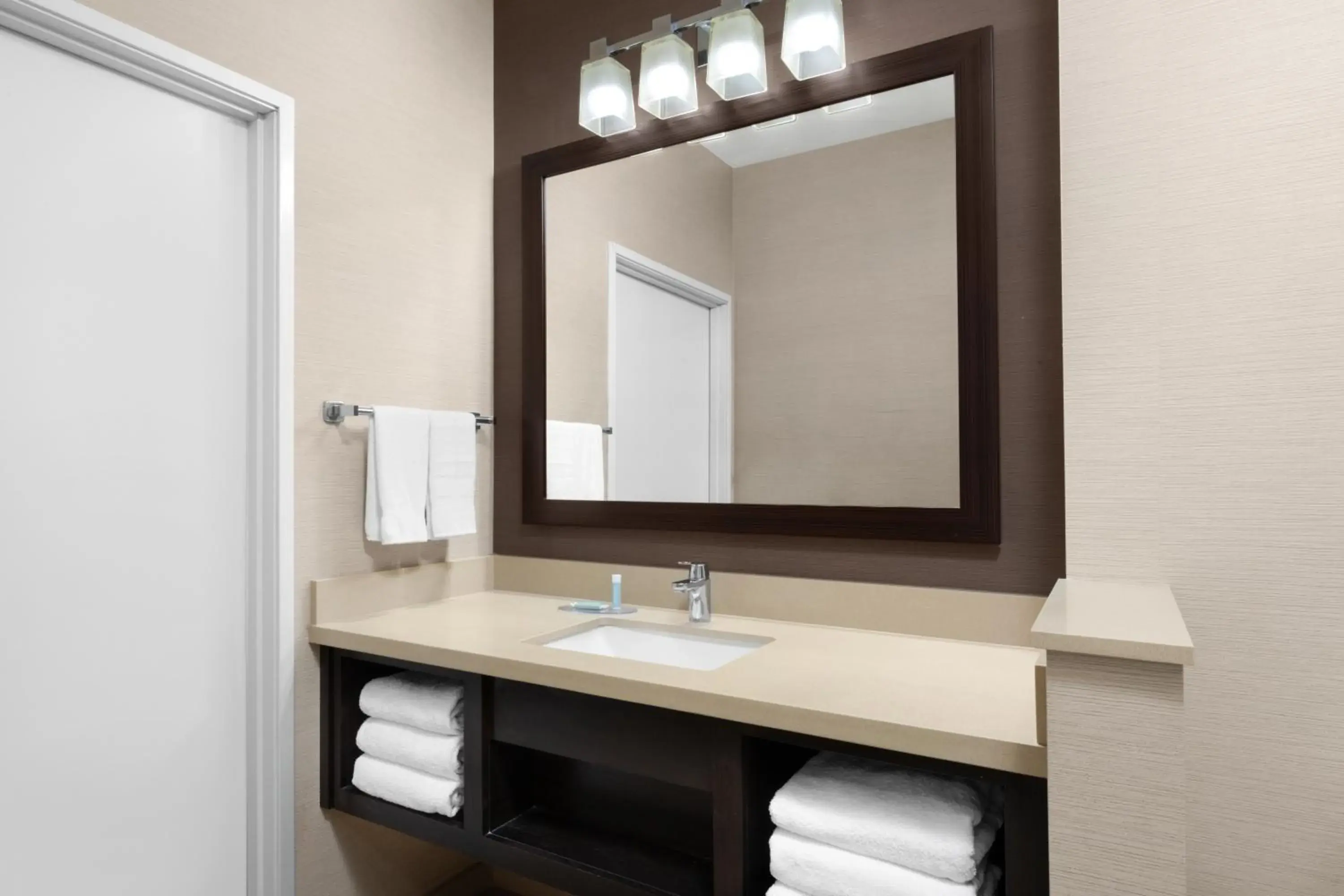 King Room in Fairfield Inn & Suites Riverside Corona/Norco King Room in Fairfield Inn & Suites Riverside Corona/Norco