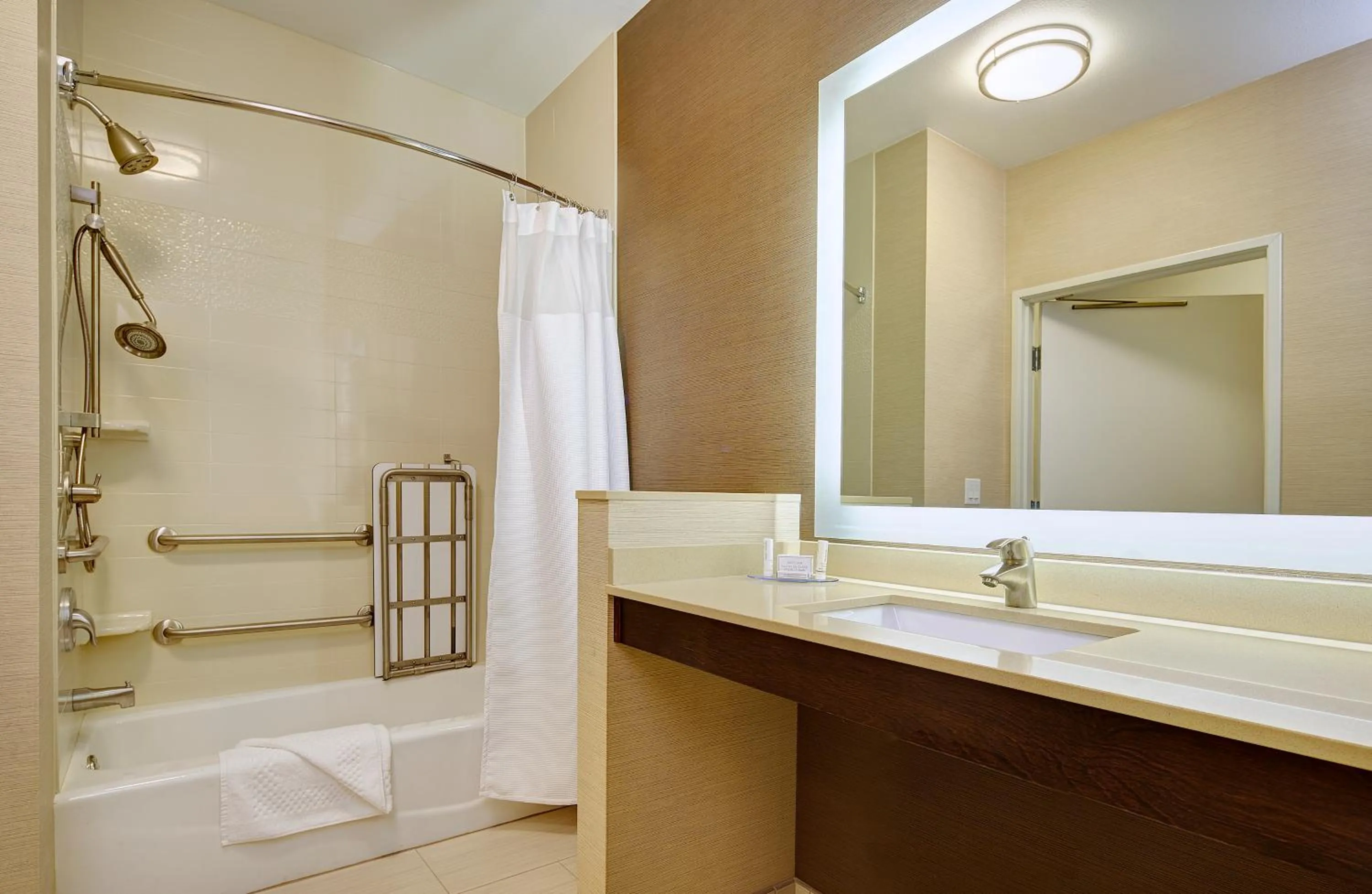 Bathroom in Fairfield Inn & Suites Riverside Corona/Norco