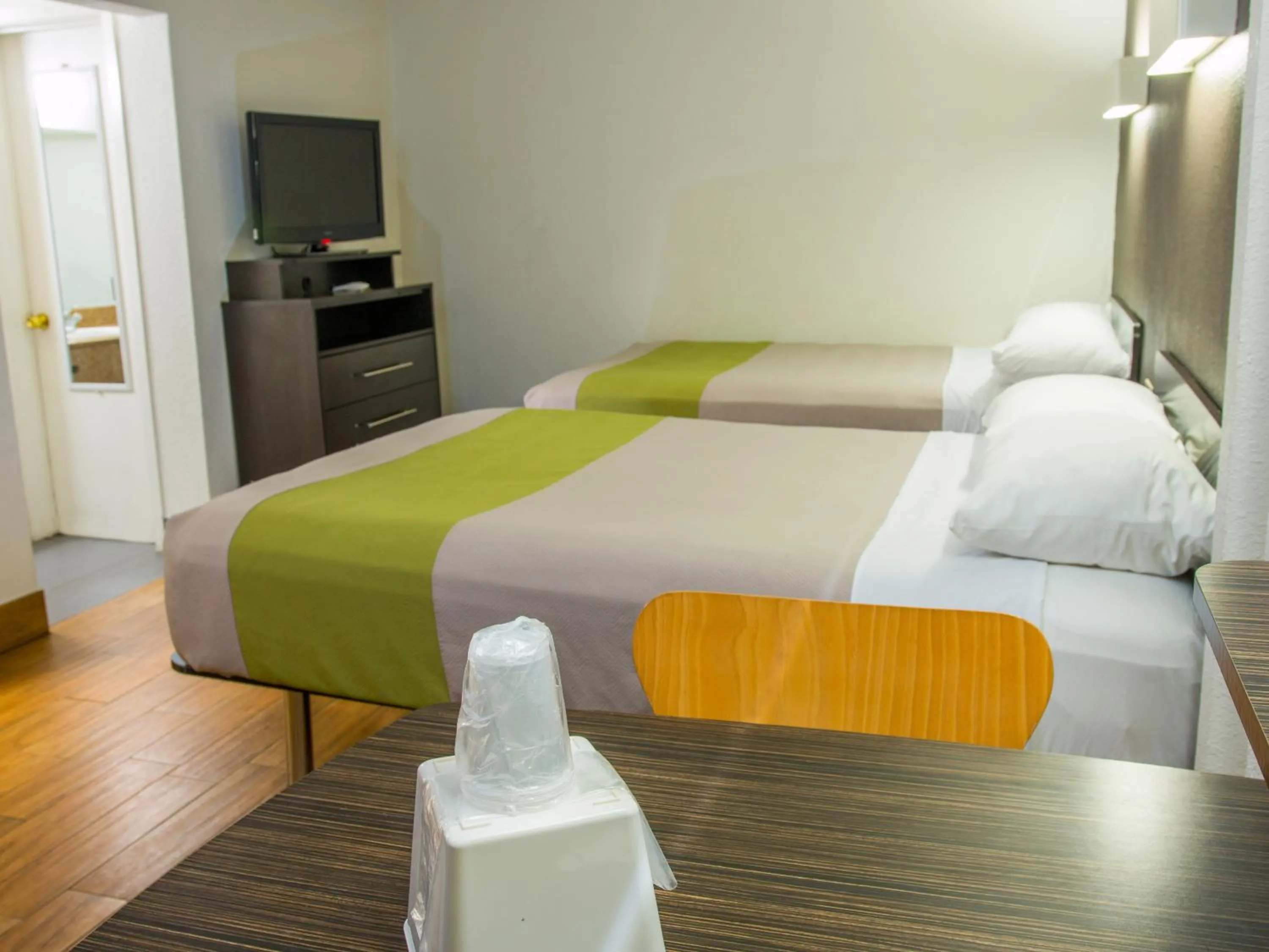 Photo of the whole room, Bed in Studio 6-San Antonio, TX - Lackland AFB