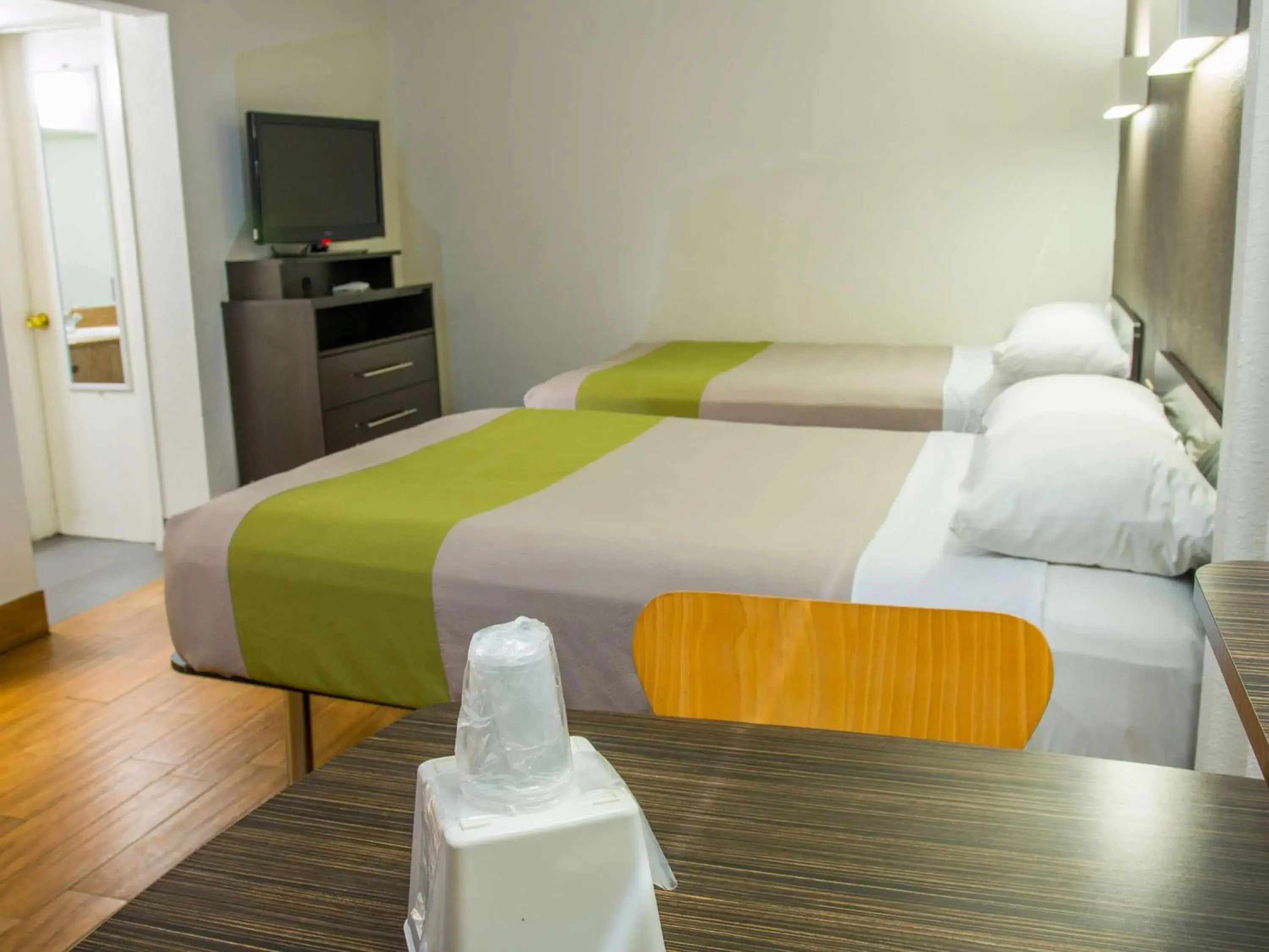 2 Full Beds Smoking, Kitchenette in Studio 6-San Antonio, TX - Lackland AFB 2 Full Beds Smoking, Kitchenette in Studio 6-San Antonio, TX - Lackland AFB