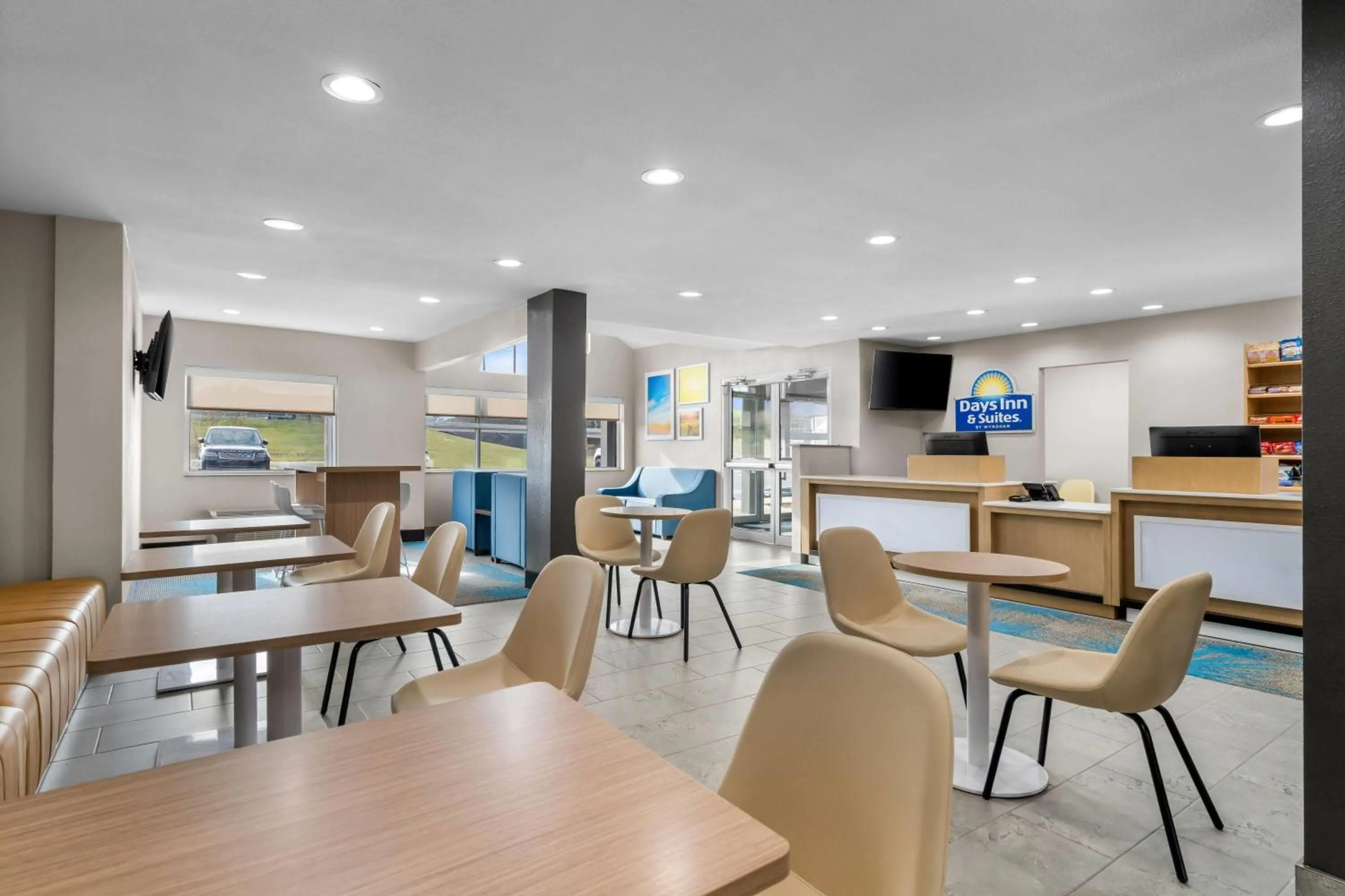 Lobby or reception in Days Inn & Suites by Wyndham Brandon Amphitheater