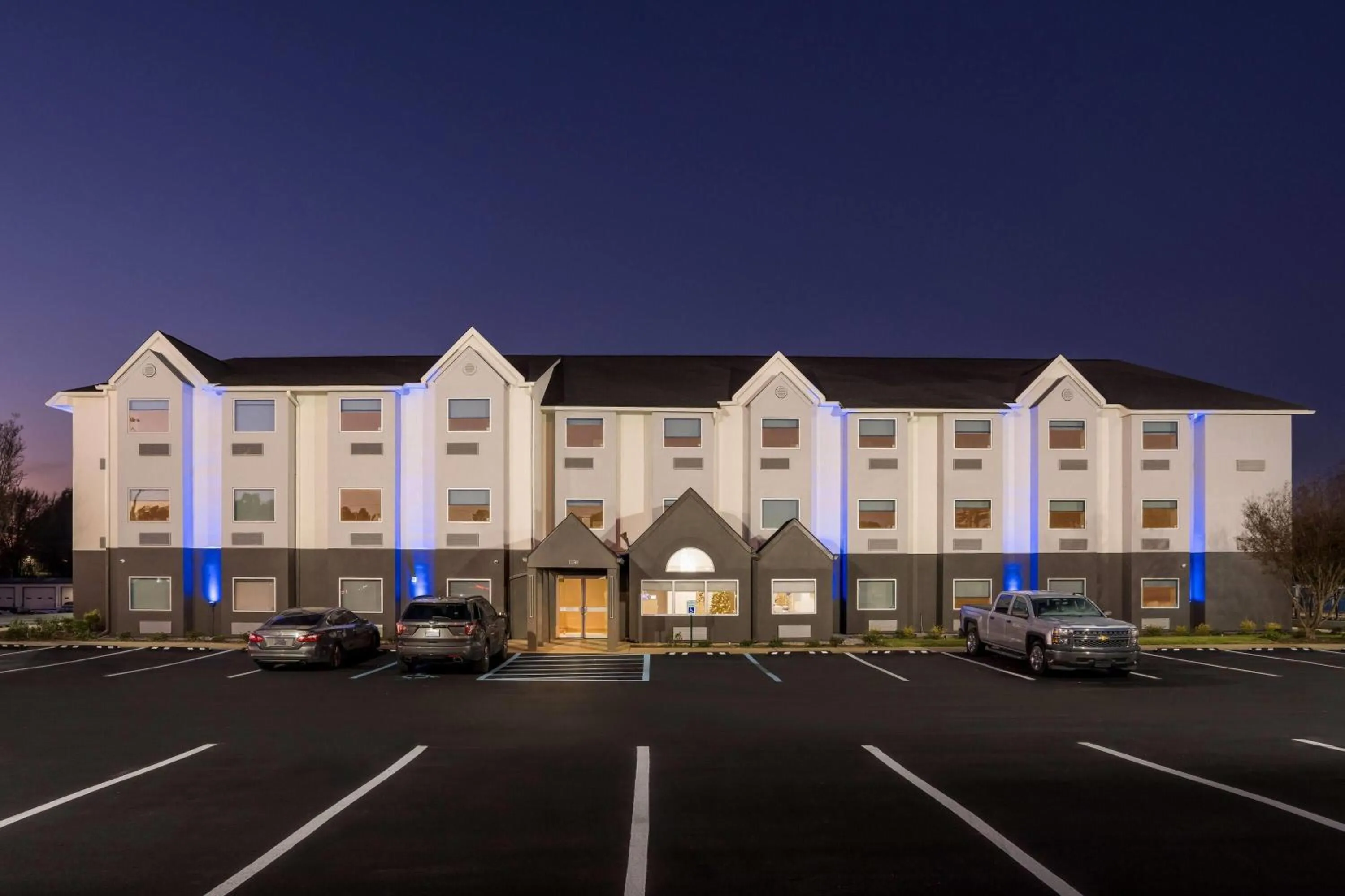 Property building in Days Inn & Suites by Wyndham Brandon Amphitheater