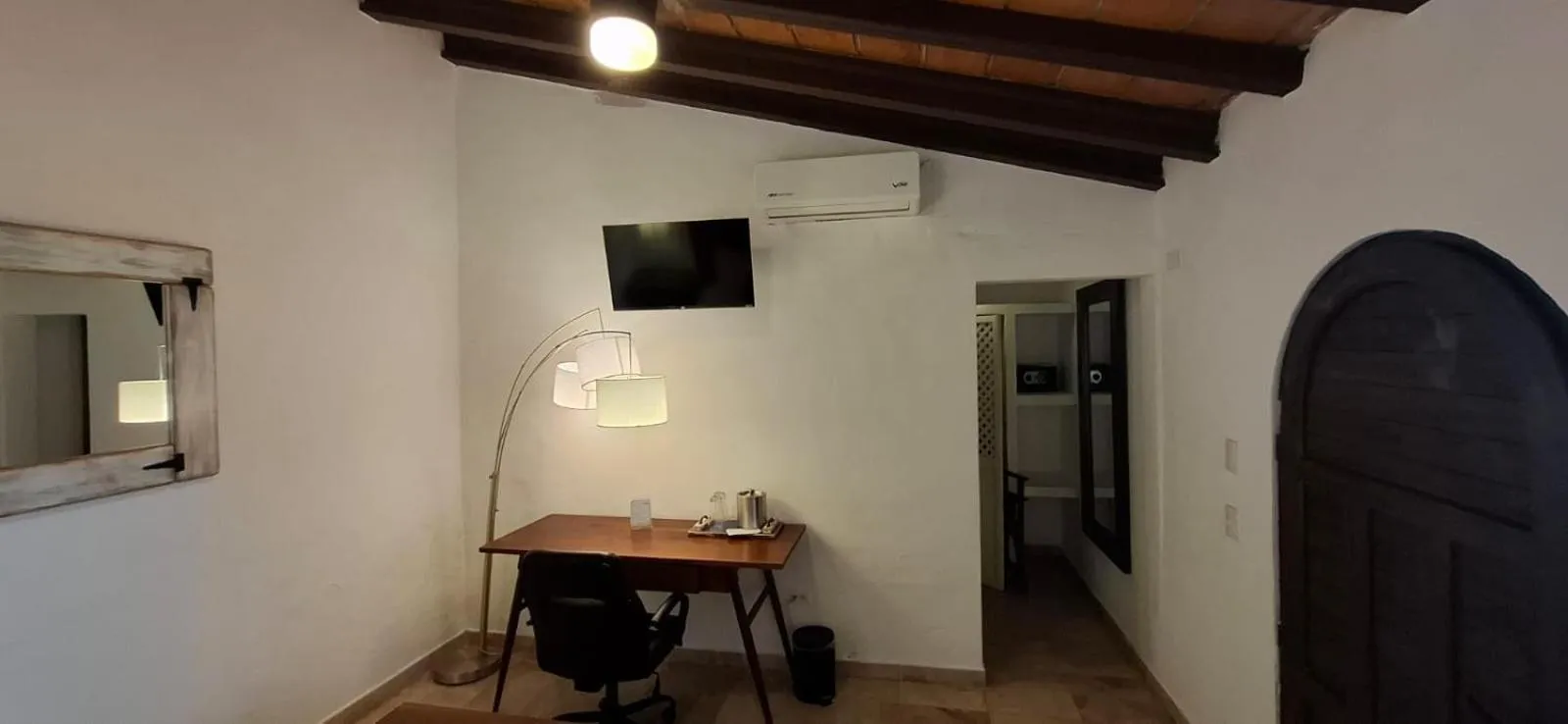 TV and multimedia in Hotel Suites Mar Elena