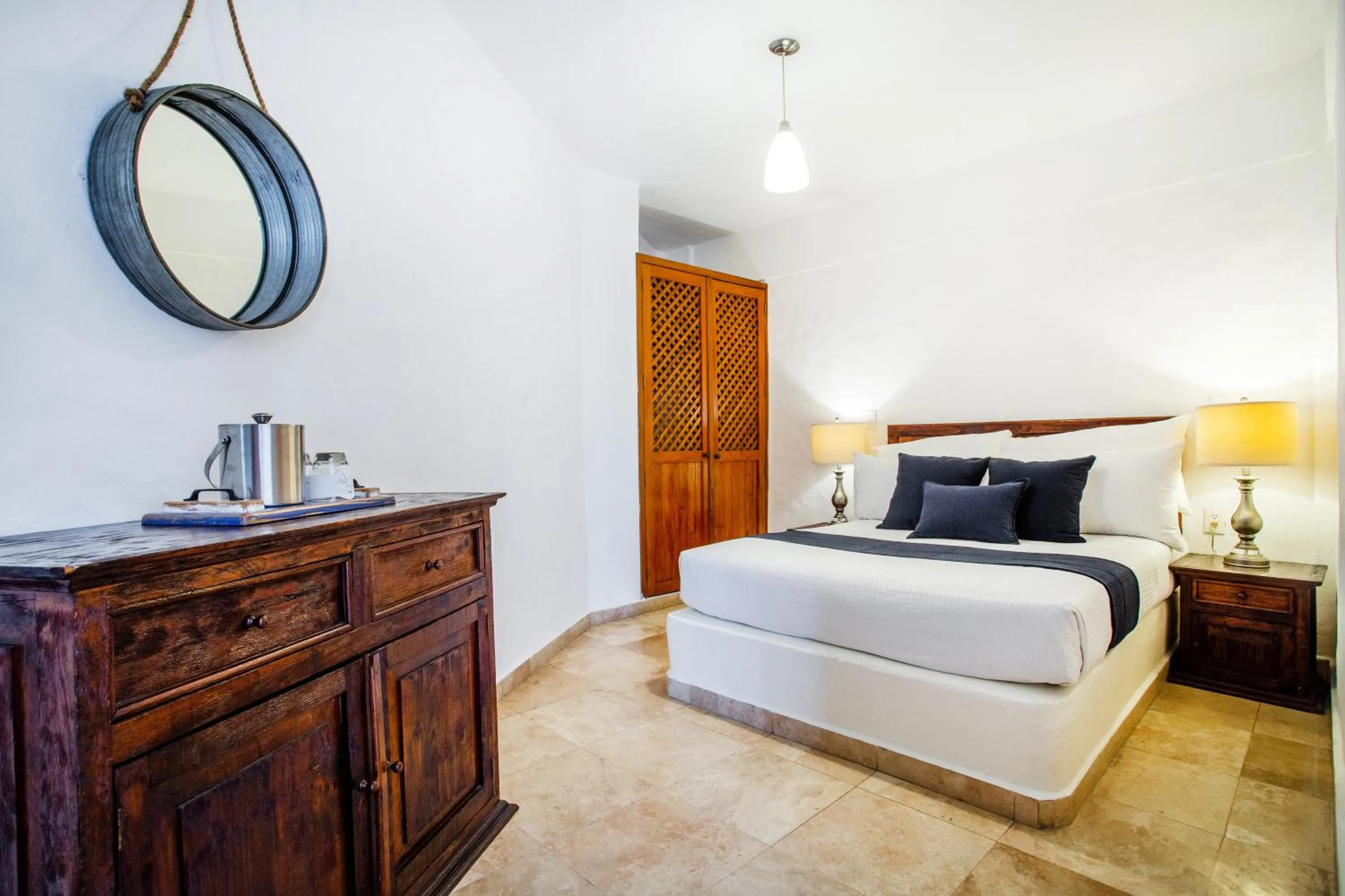 Decorative detail, Bed in Hotel Suites Mar Elena