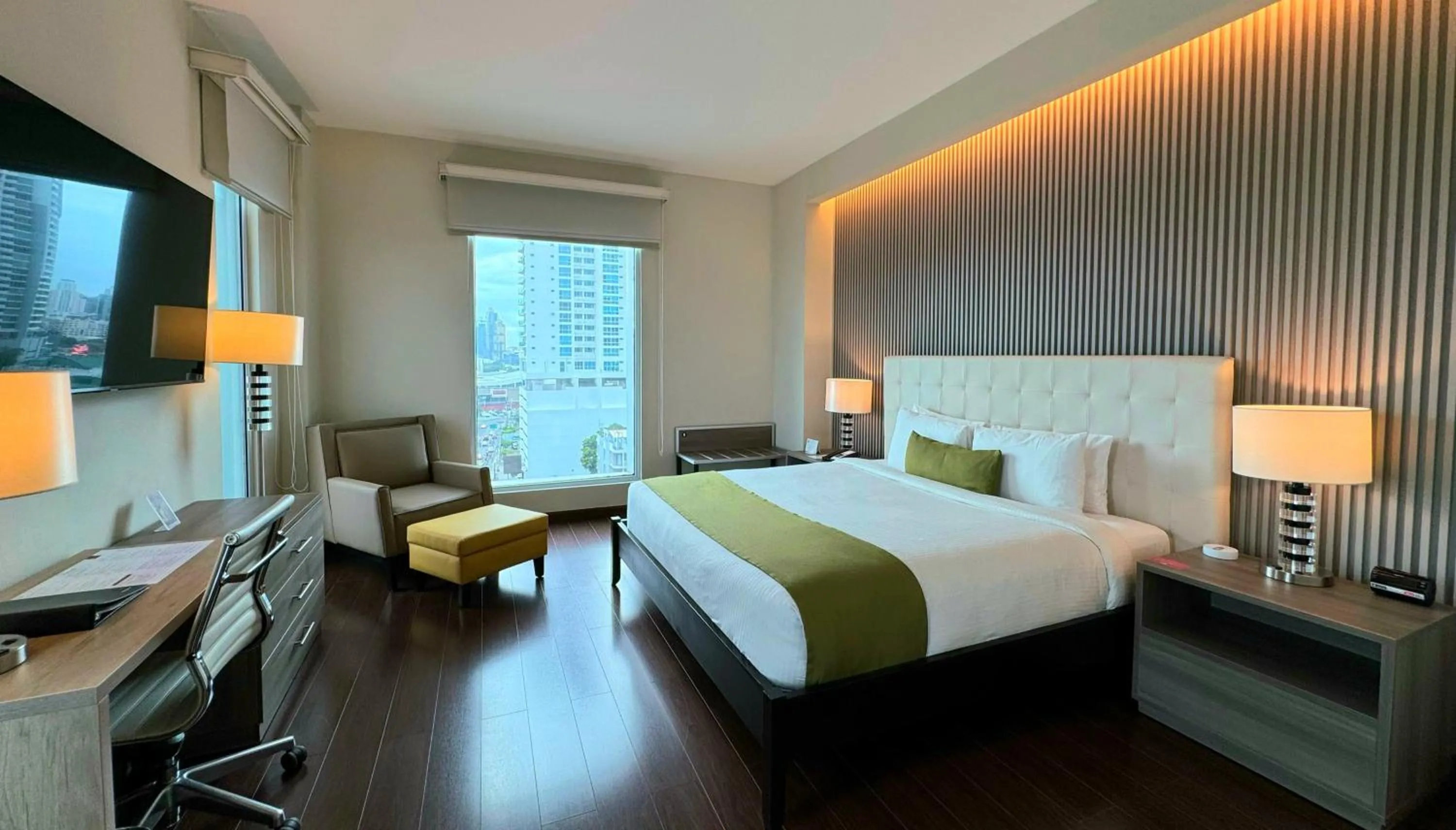 Photo of the whole room, Bed in Ramada Plaza by Wyndham Panama Punta Pacifica