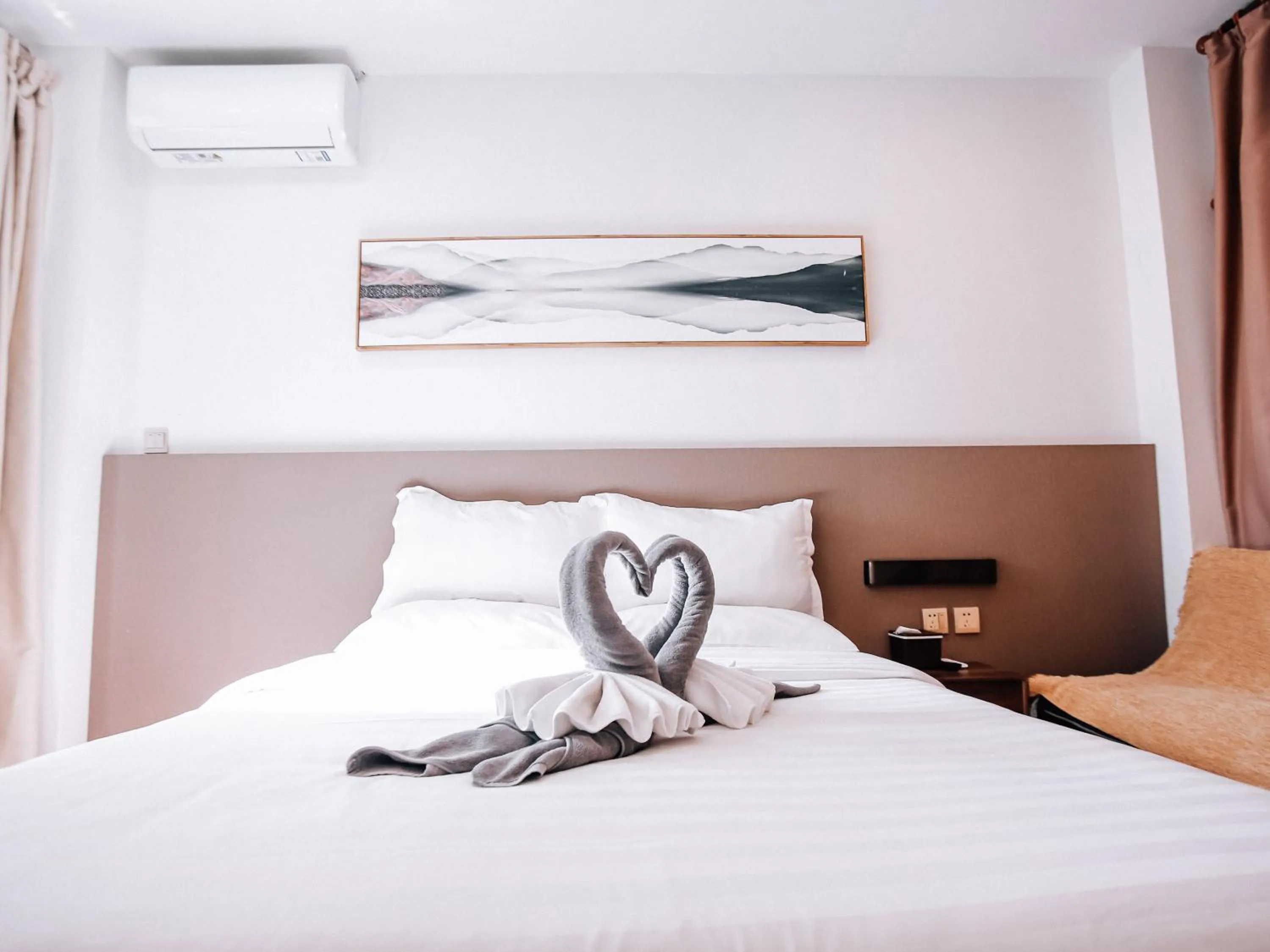 air conditioner, Bed in Key酒店@古城中心店