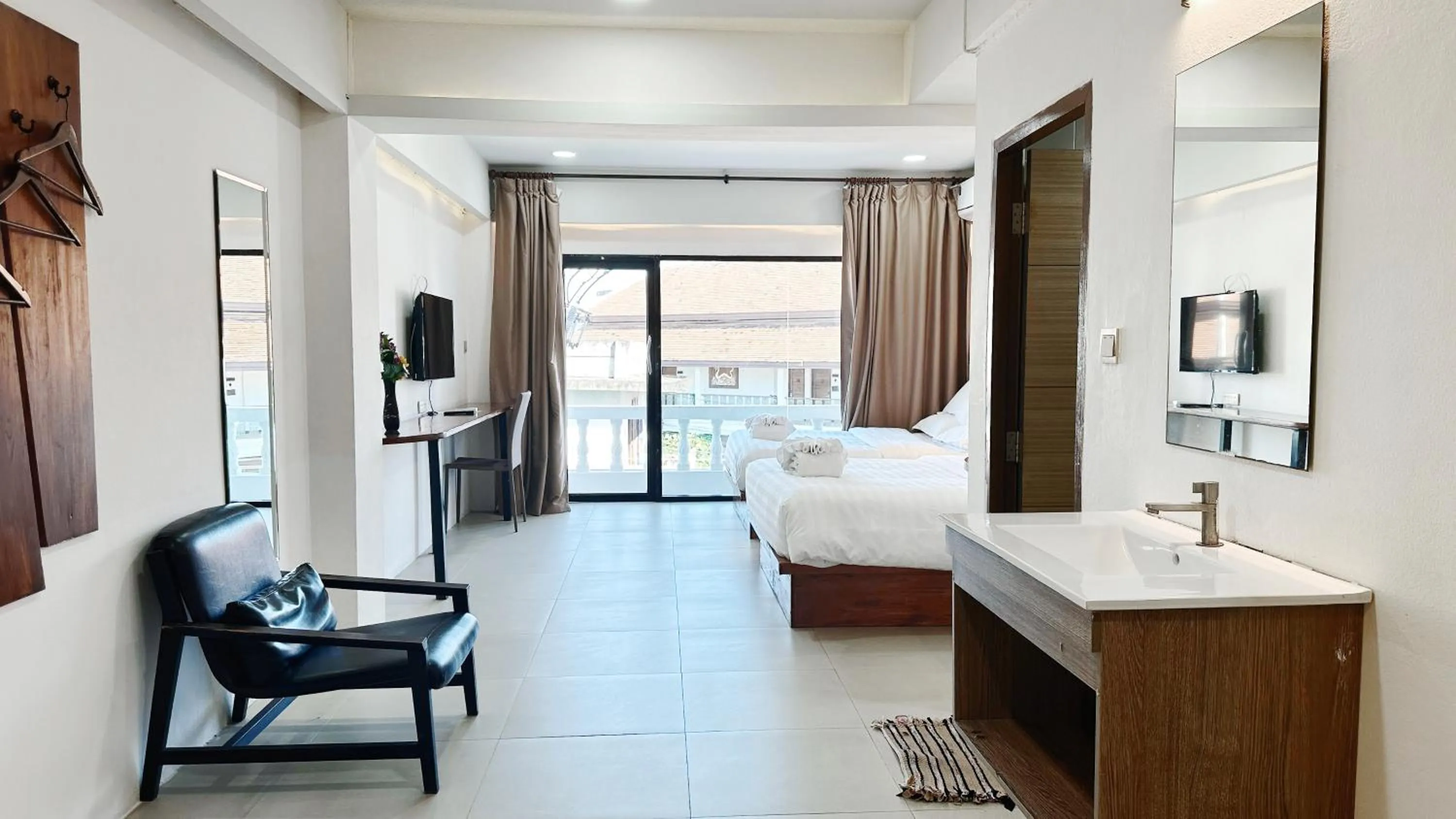 Photo of the whole room, Bed in Key酒店@古城中心店