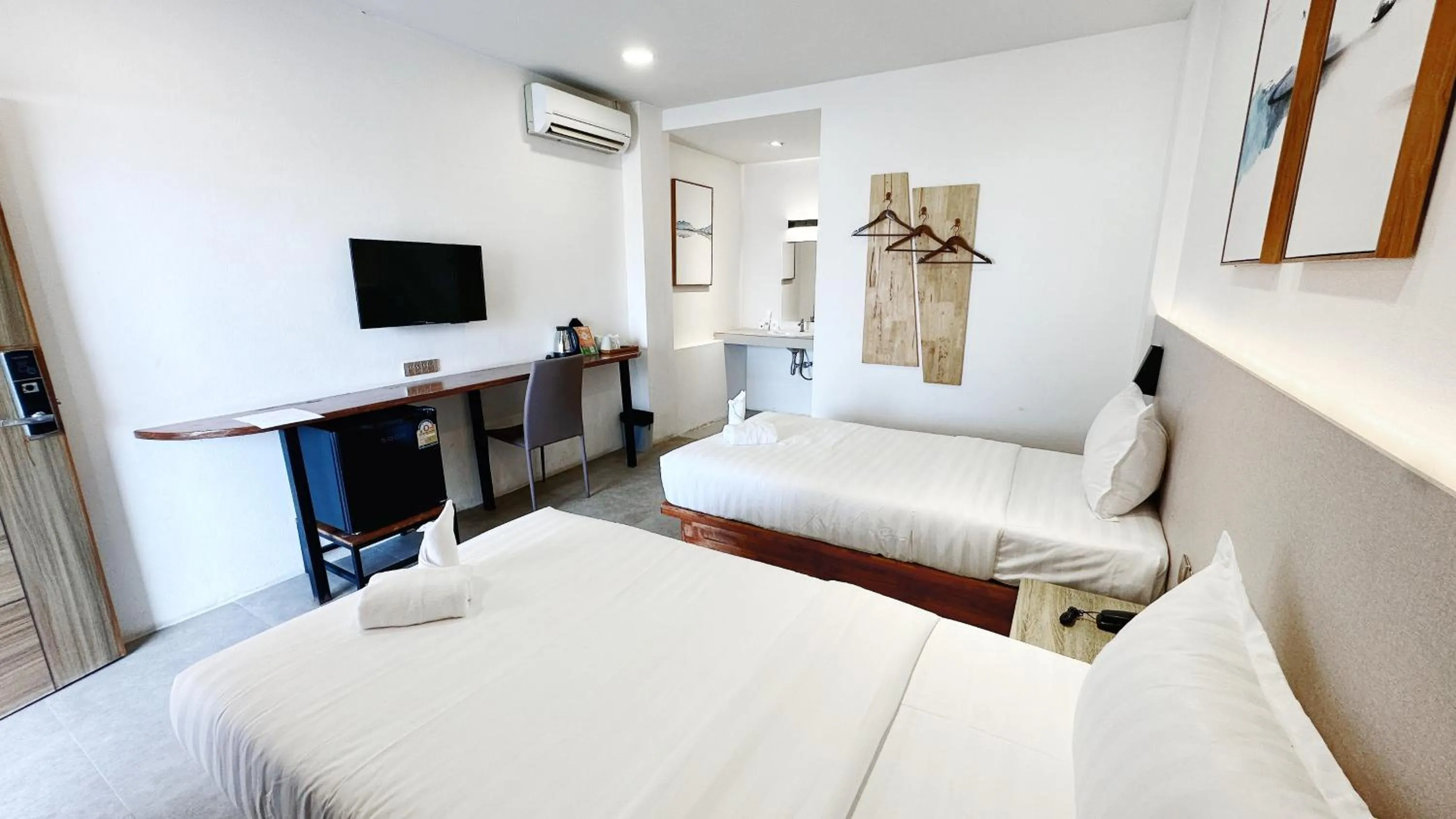 Photo of the whole room, Bed in Key酒店@古城中心店