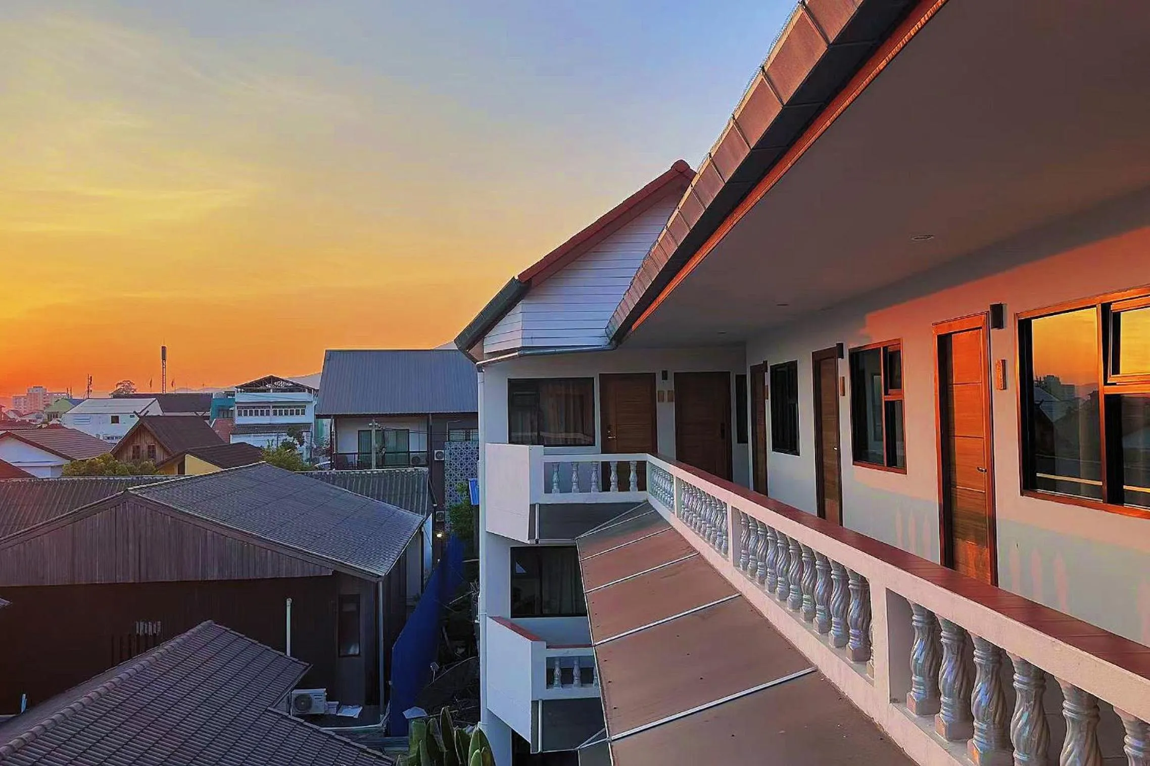 Sunset in Key酒店@古城中心店