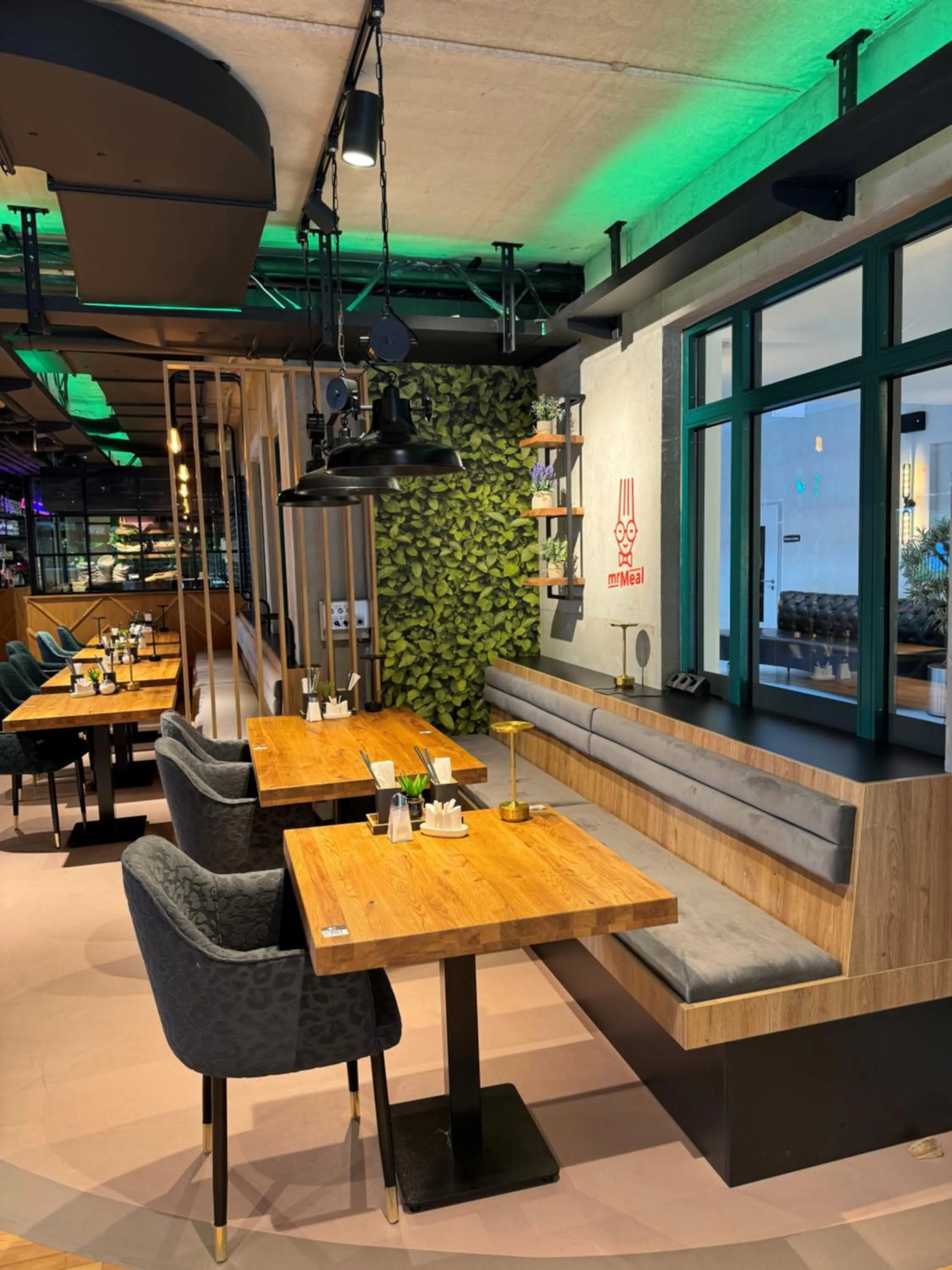 Restaurant/places to eat in Hotel CityHome am Kurpark