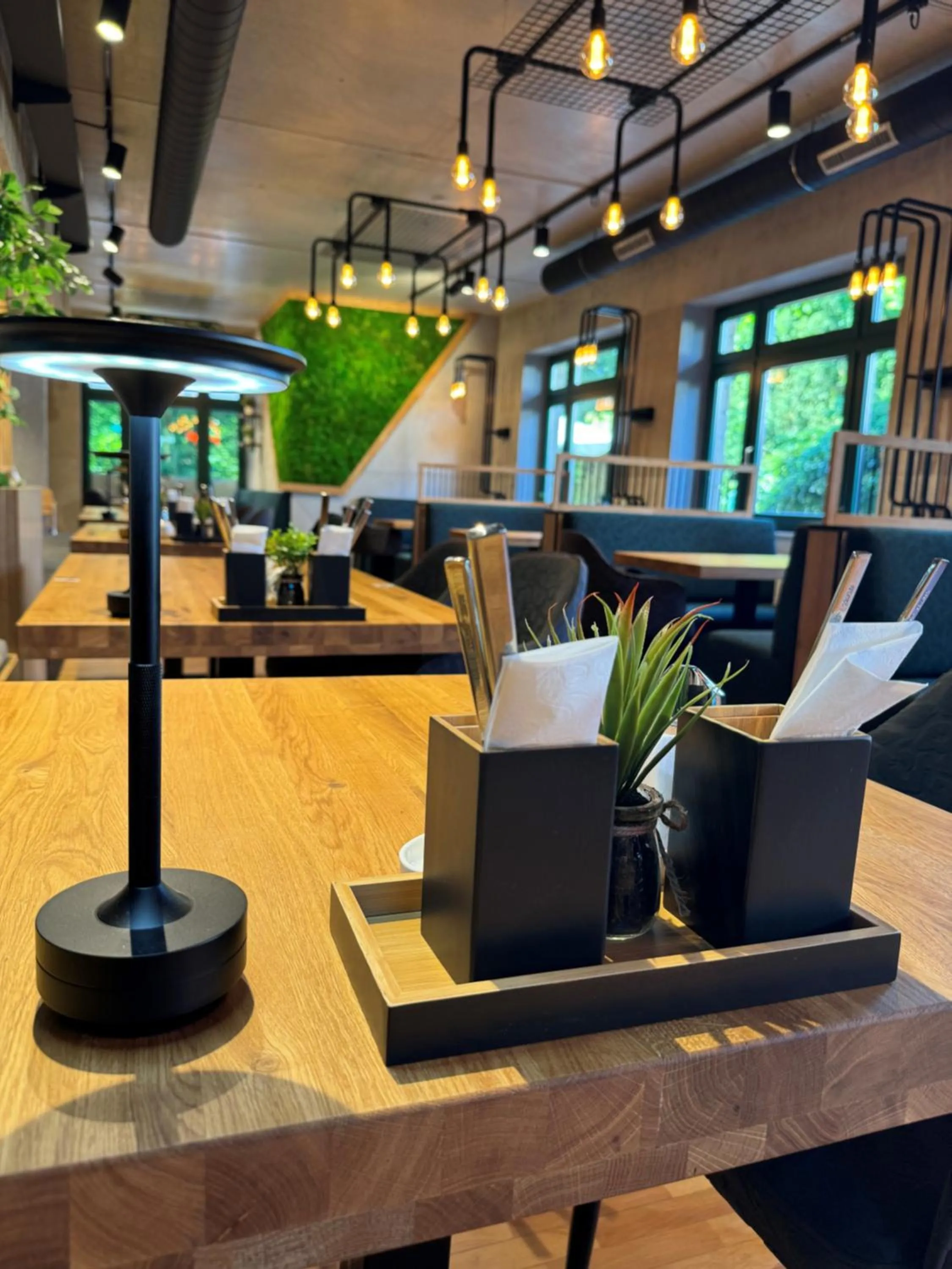 Restaurant/places to eat in Hotel CityHome am Kurpark