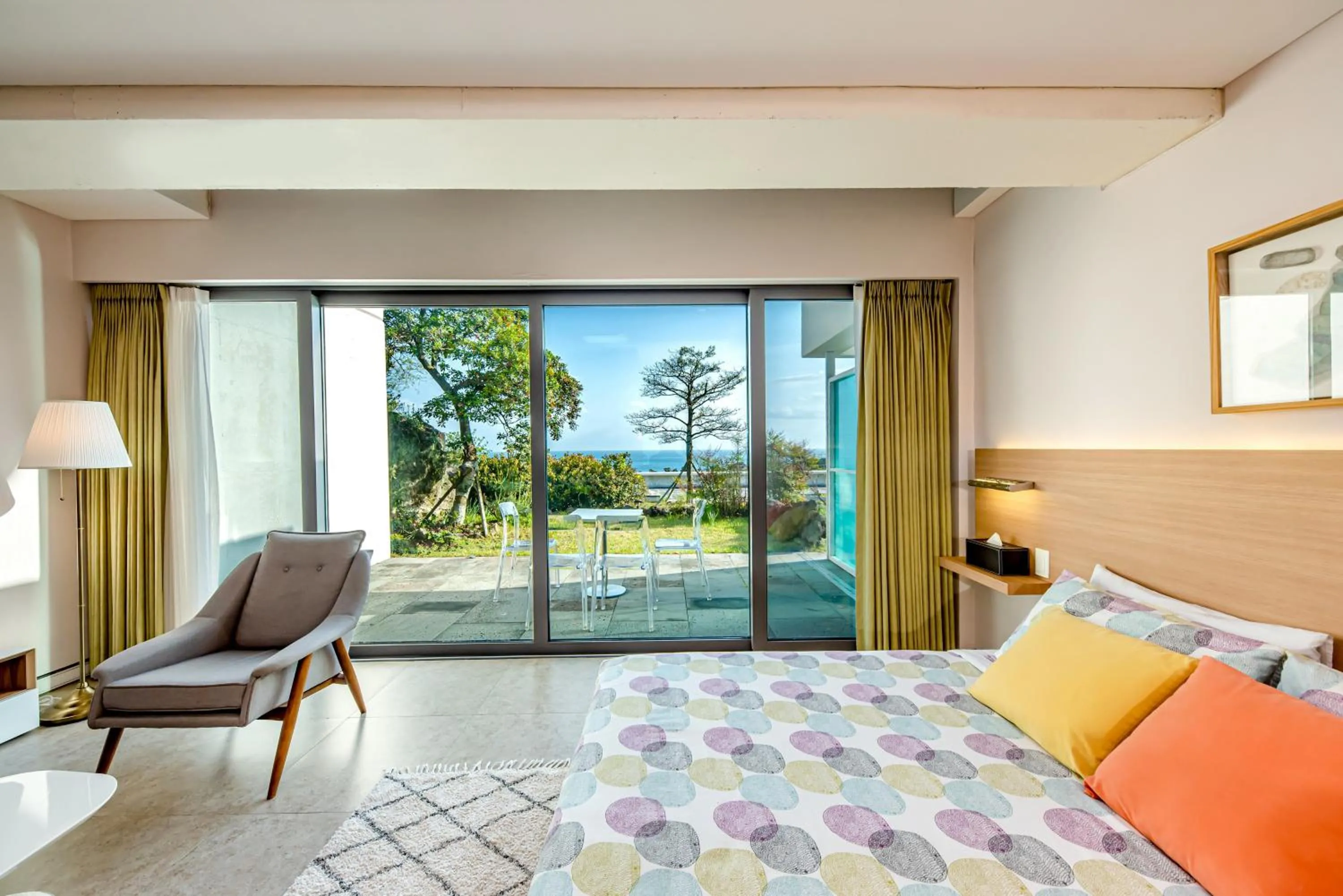 Balcony/Terrace, Bed in Jeju Bom stay & Art Gallery