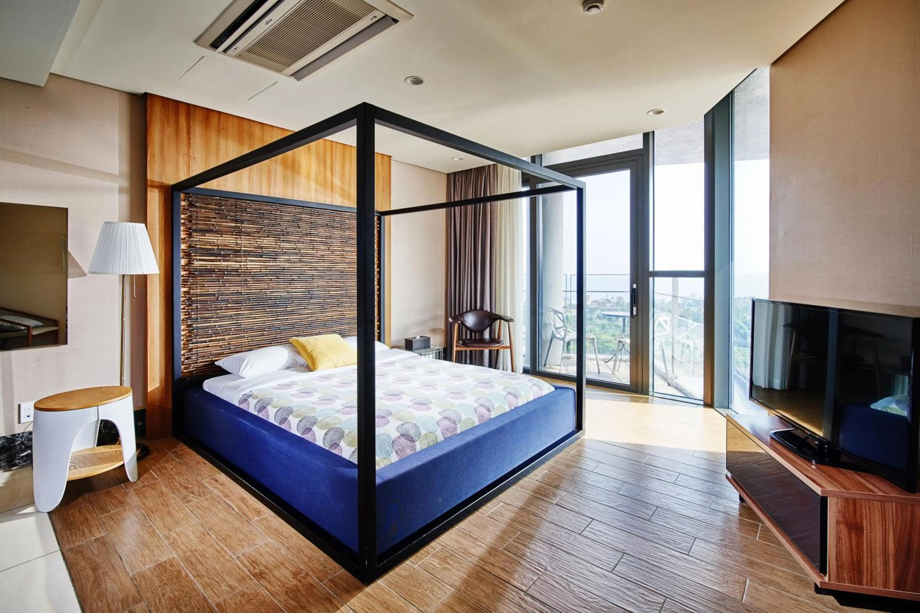Photo of the whole room, Bed in Jeju Bom stay & Art Gallery