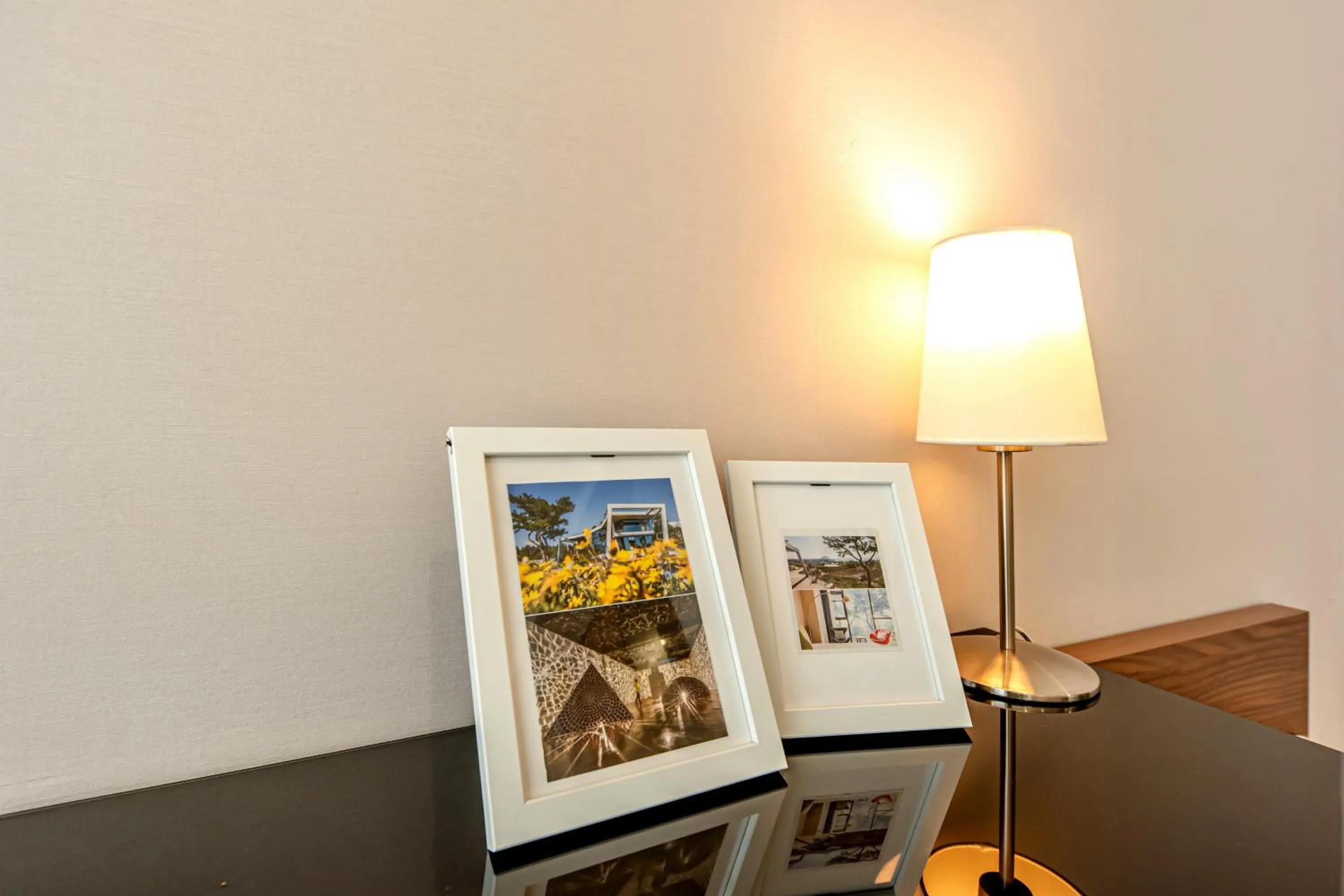 Photo of the whole room in Jeju Bom stay & Art Gallery