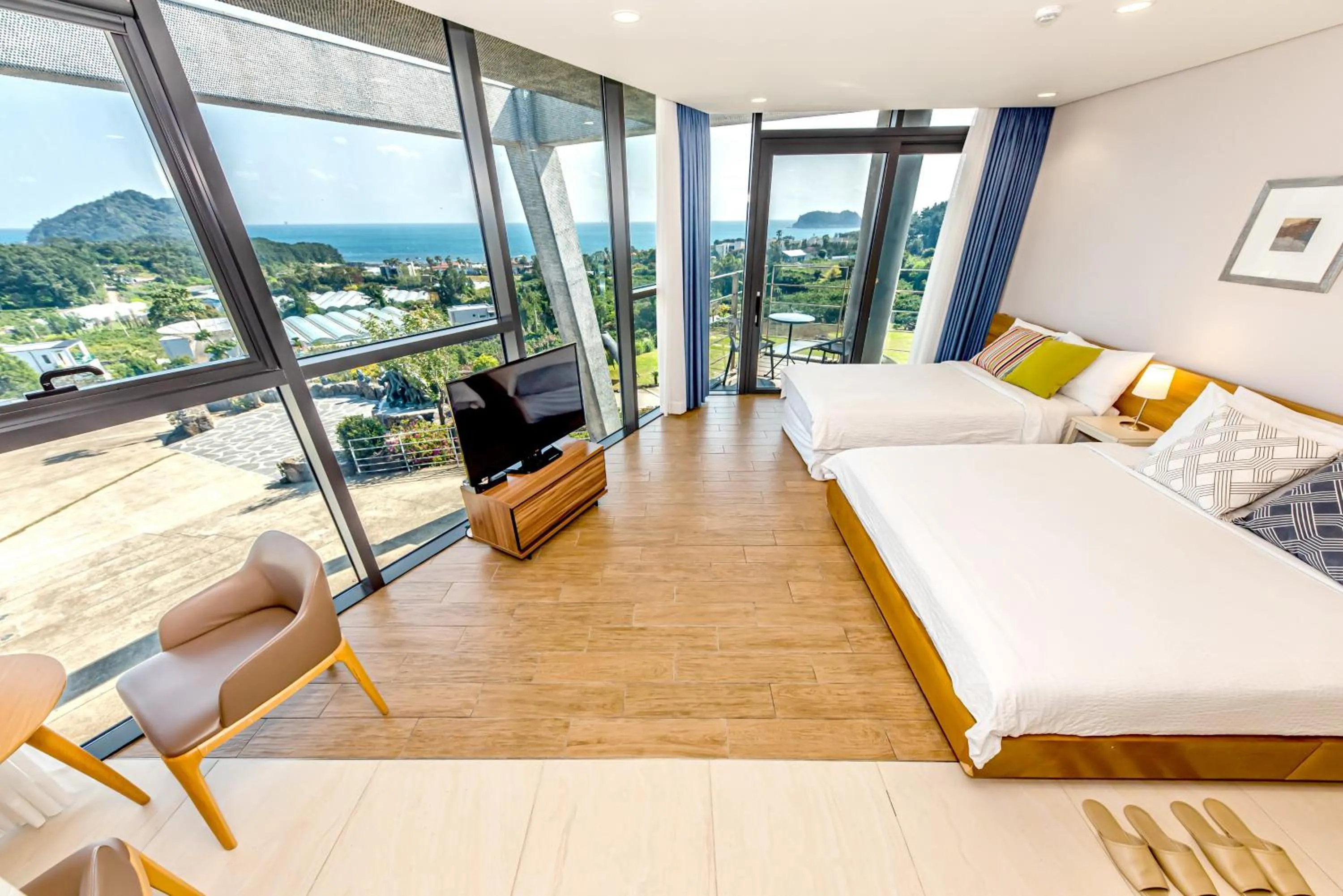 TV and multimedia, Bed in Jeju Bom stay & Art Gallery