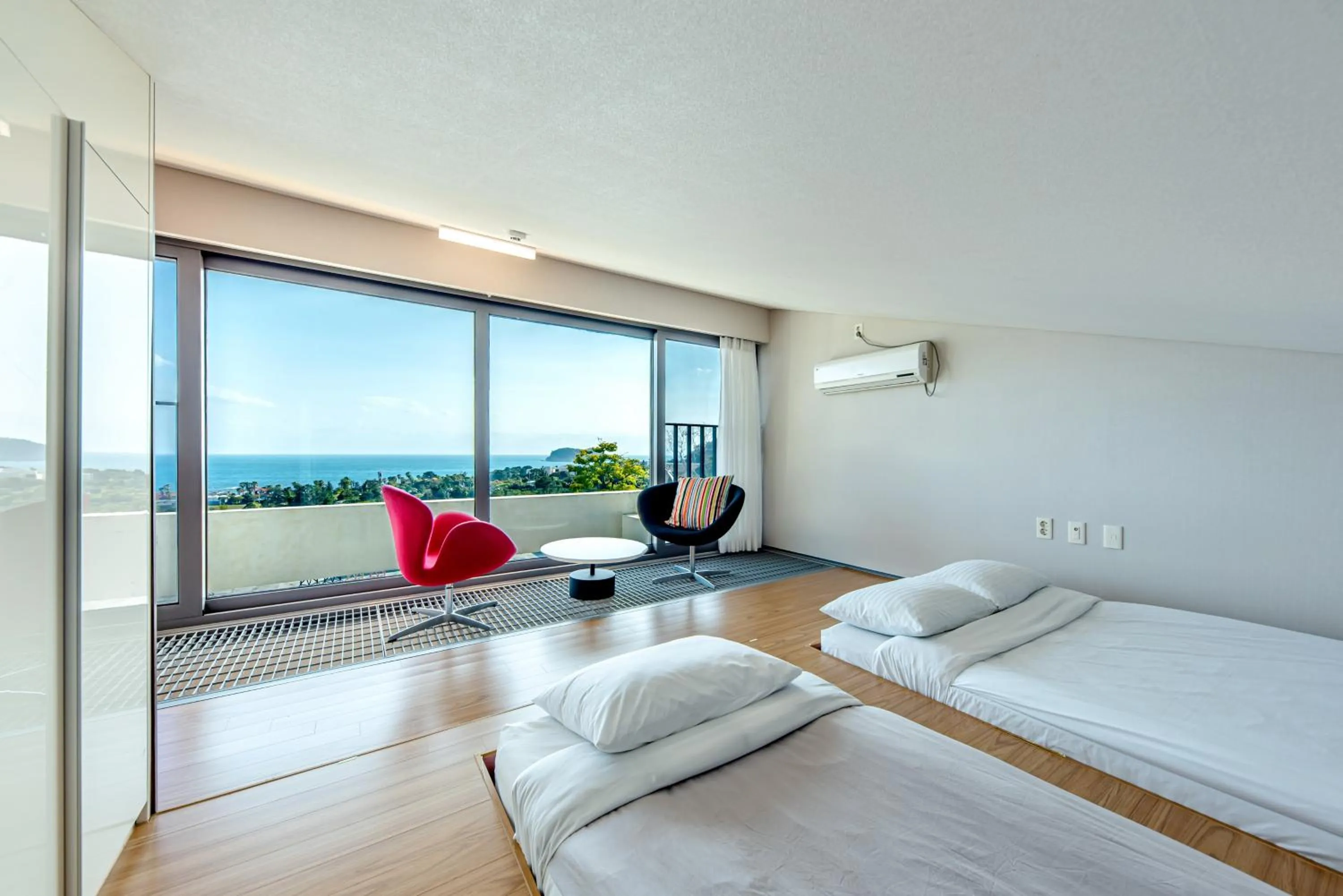 Sea view, Bed in Jeju Bom stay & Art Gallery
