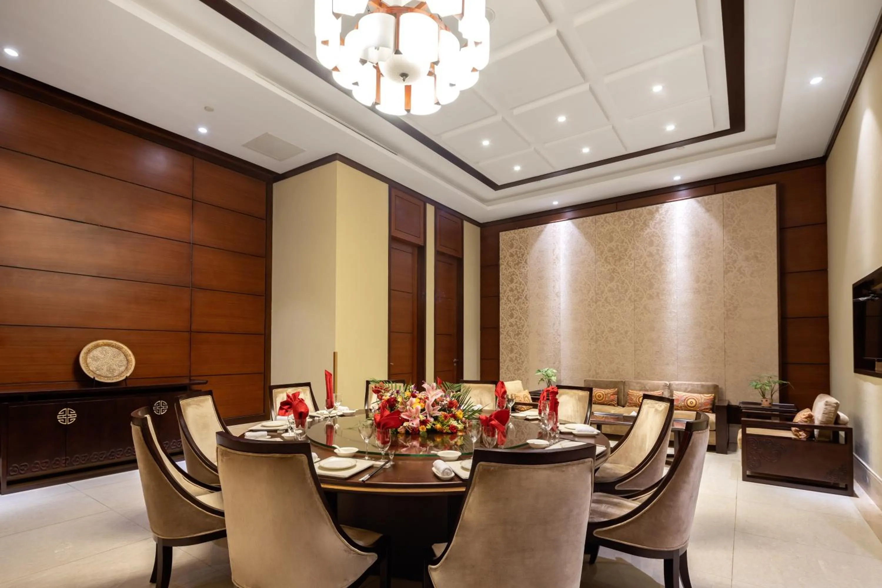 Sanya Seacube Holiday Hotel