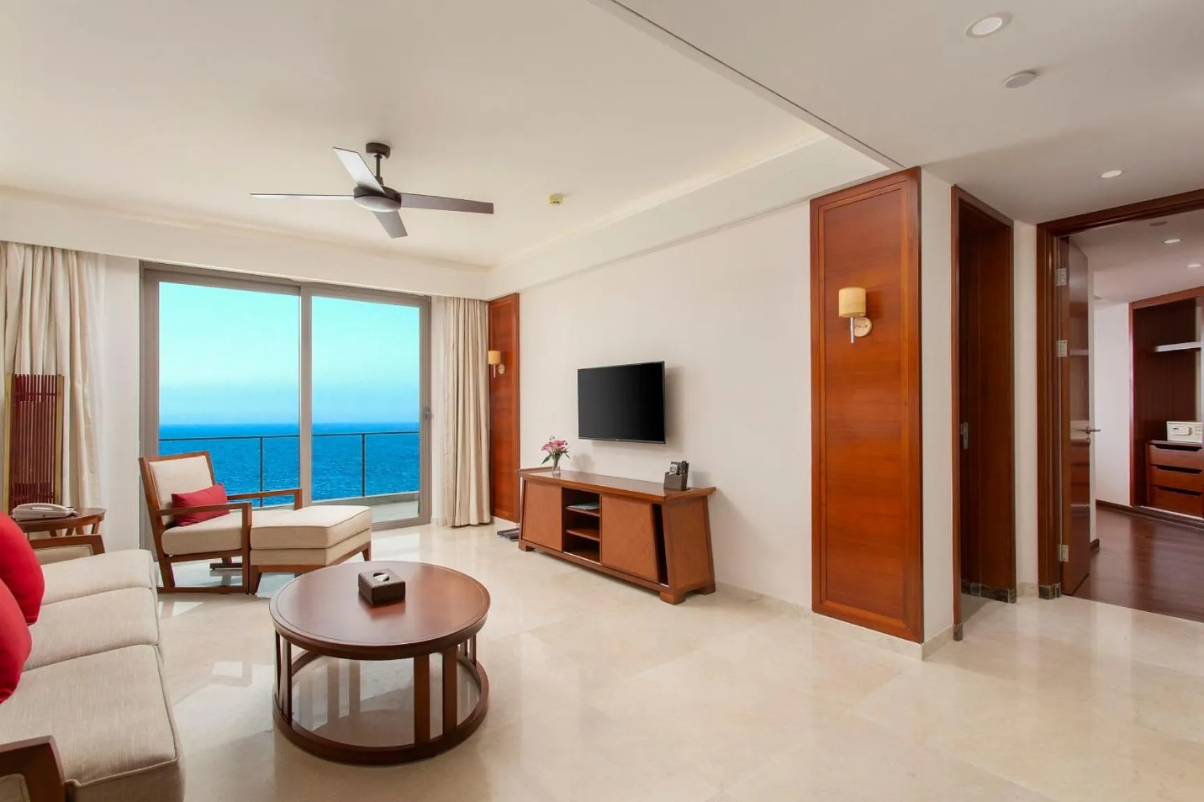 Living room in Sanya Seacube Holiday Hotel