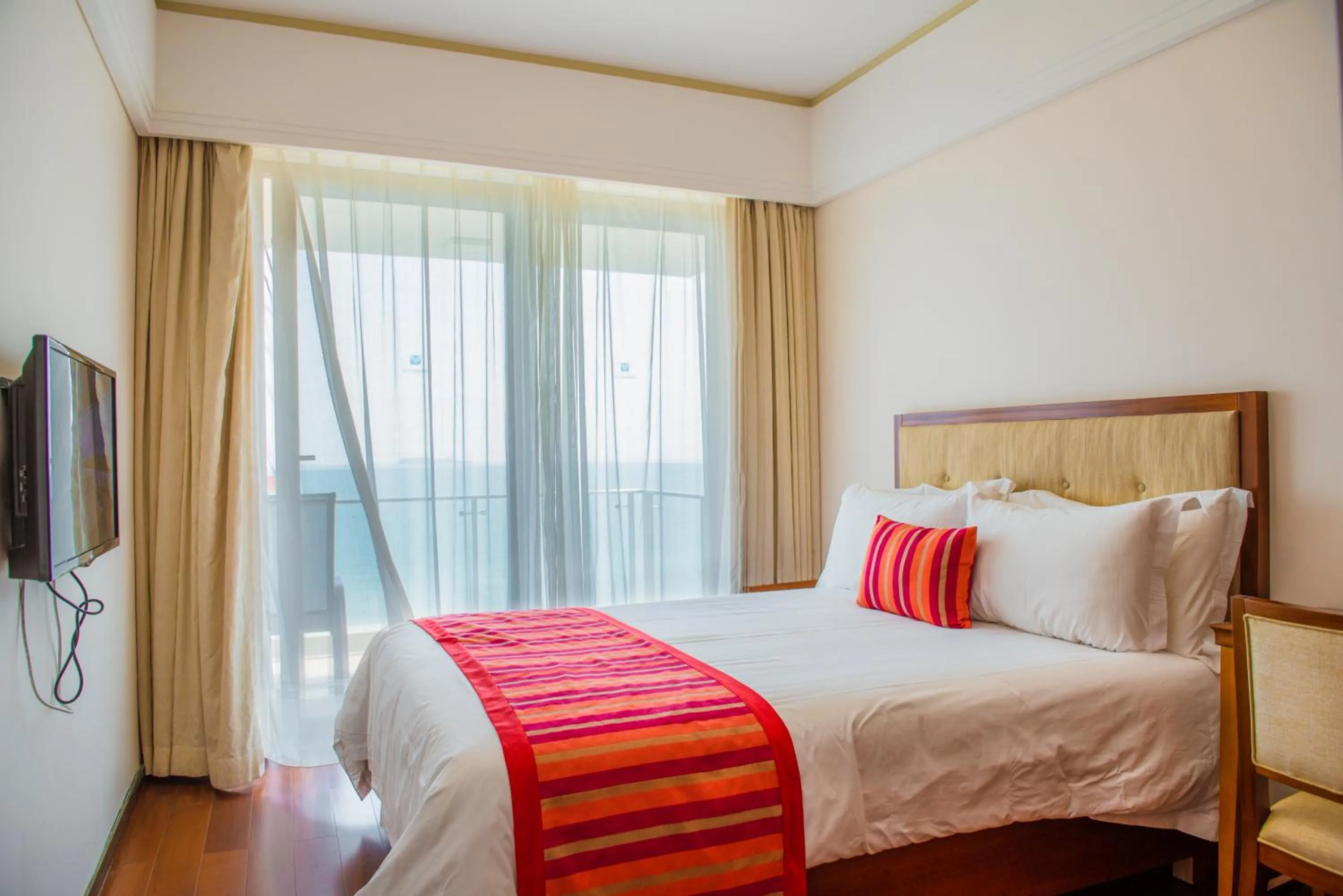 TV and multimedia, Bed in Sanya Seacube Holiday Hotel