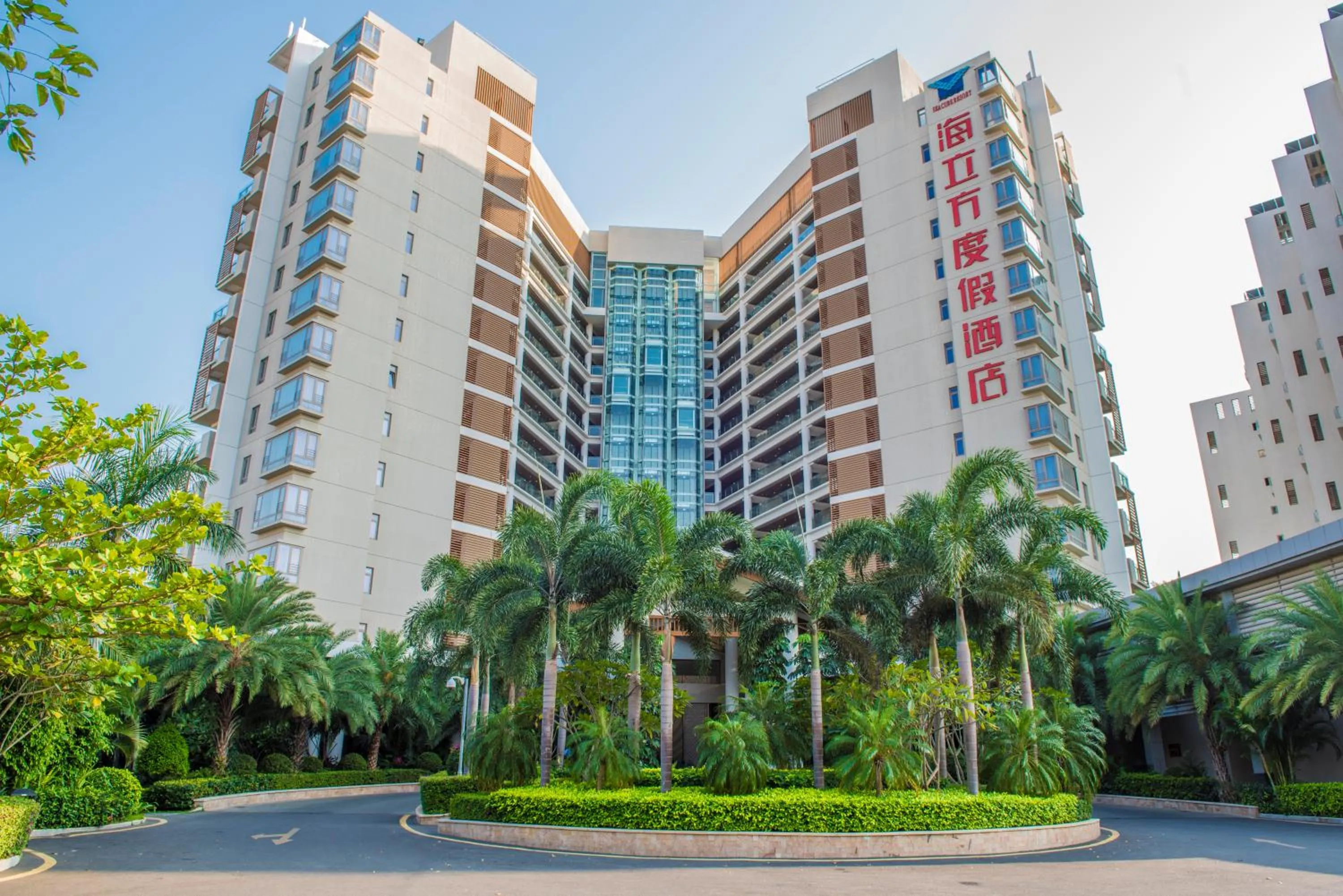 Facade/entrance in Sanya Seacube Holiday Hotel