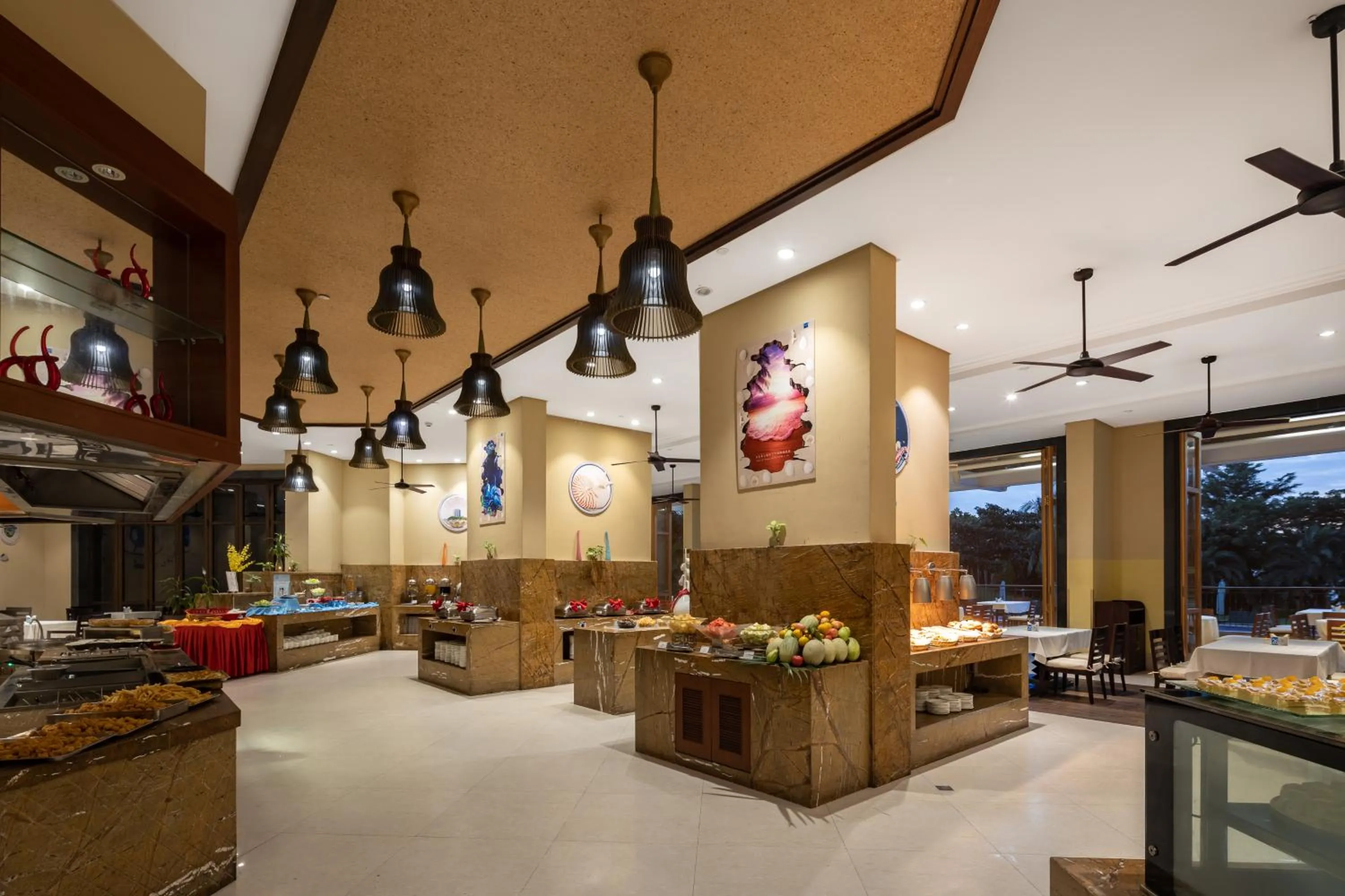 Restaurant/places to eat in Sanya Seacube Holiday Hotel