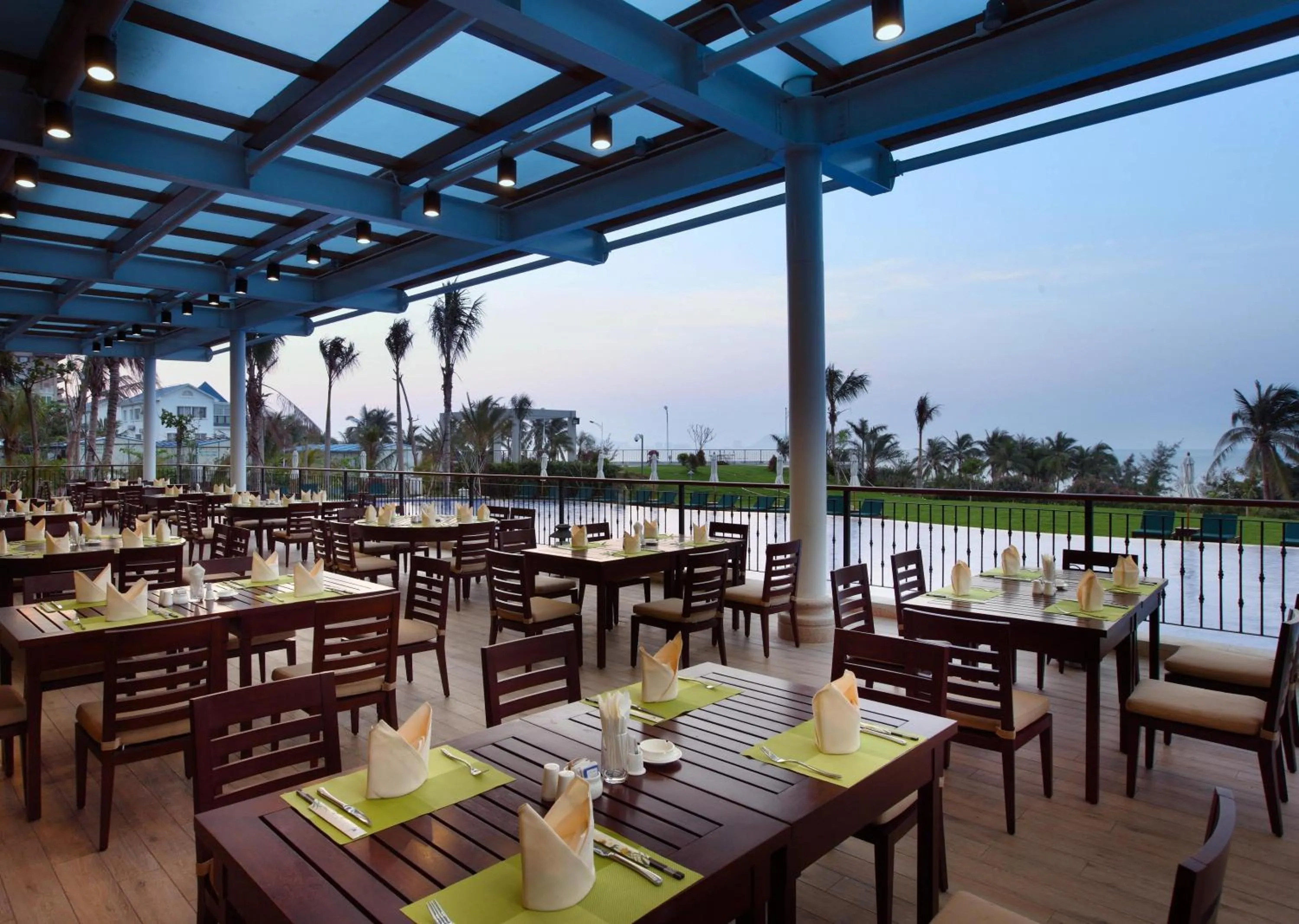 Restaurant/places to eat in Sanya Seacube Holiday Hotel