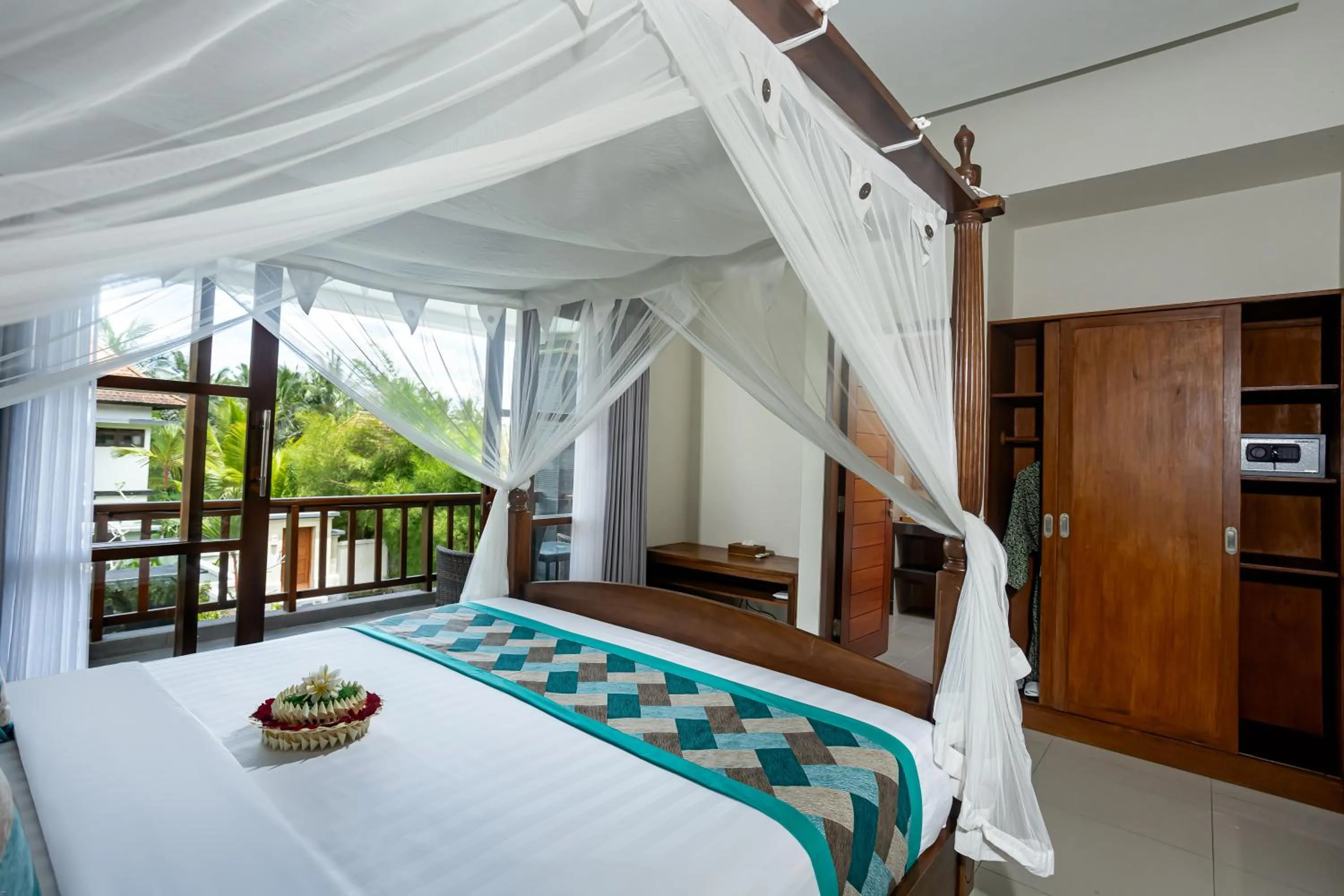 Bed in Meng Bengil Villa