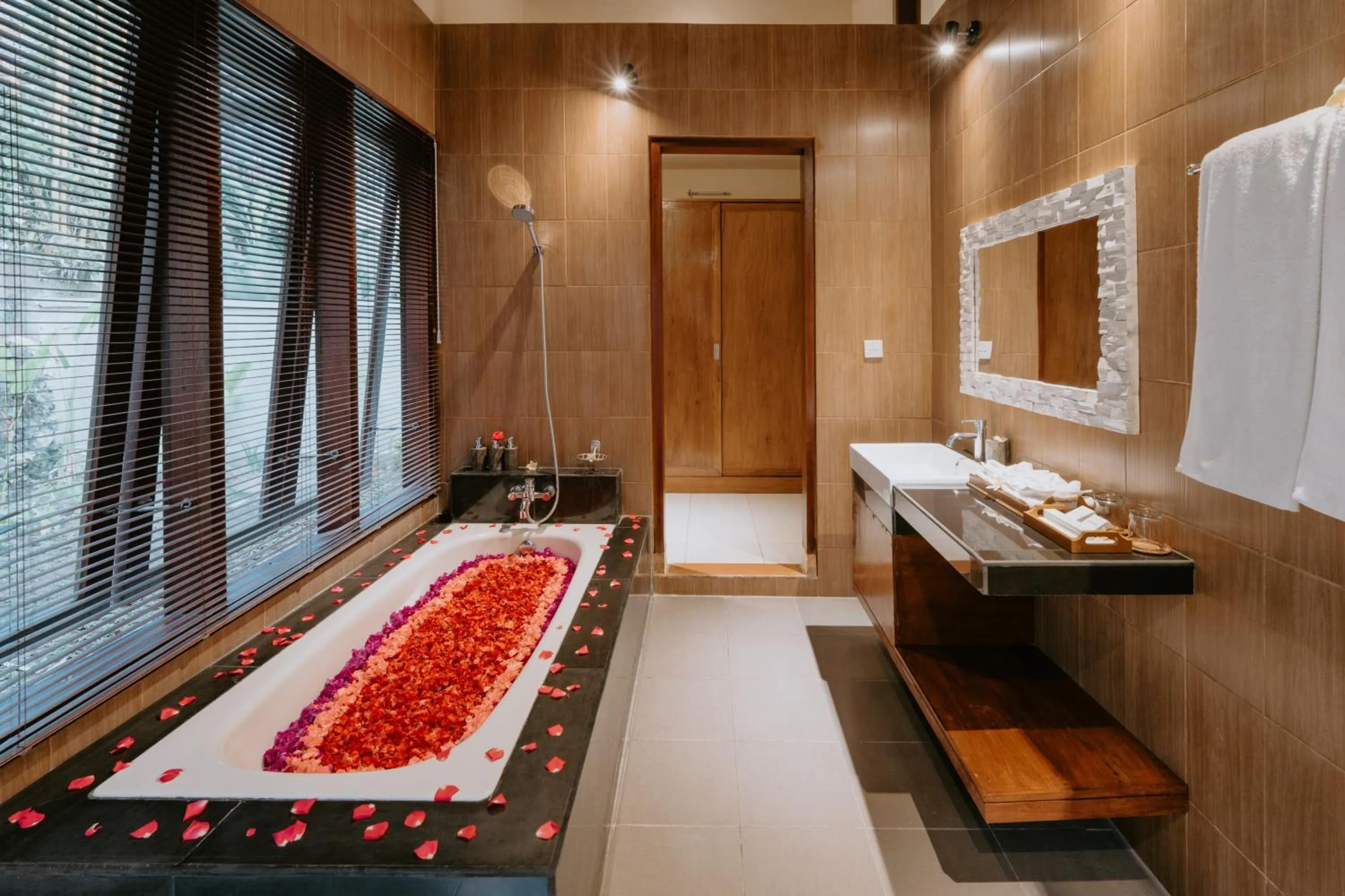 Bath in Meng Bengil Villa