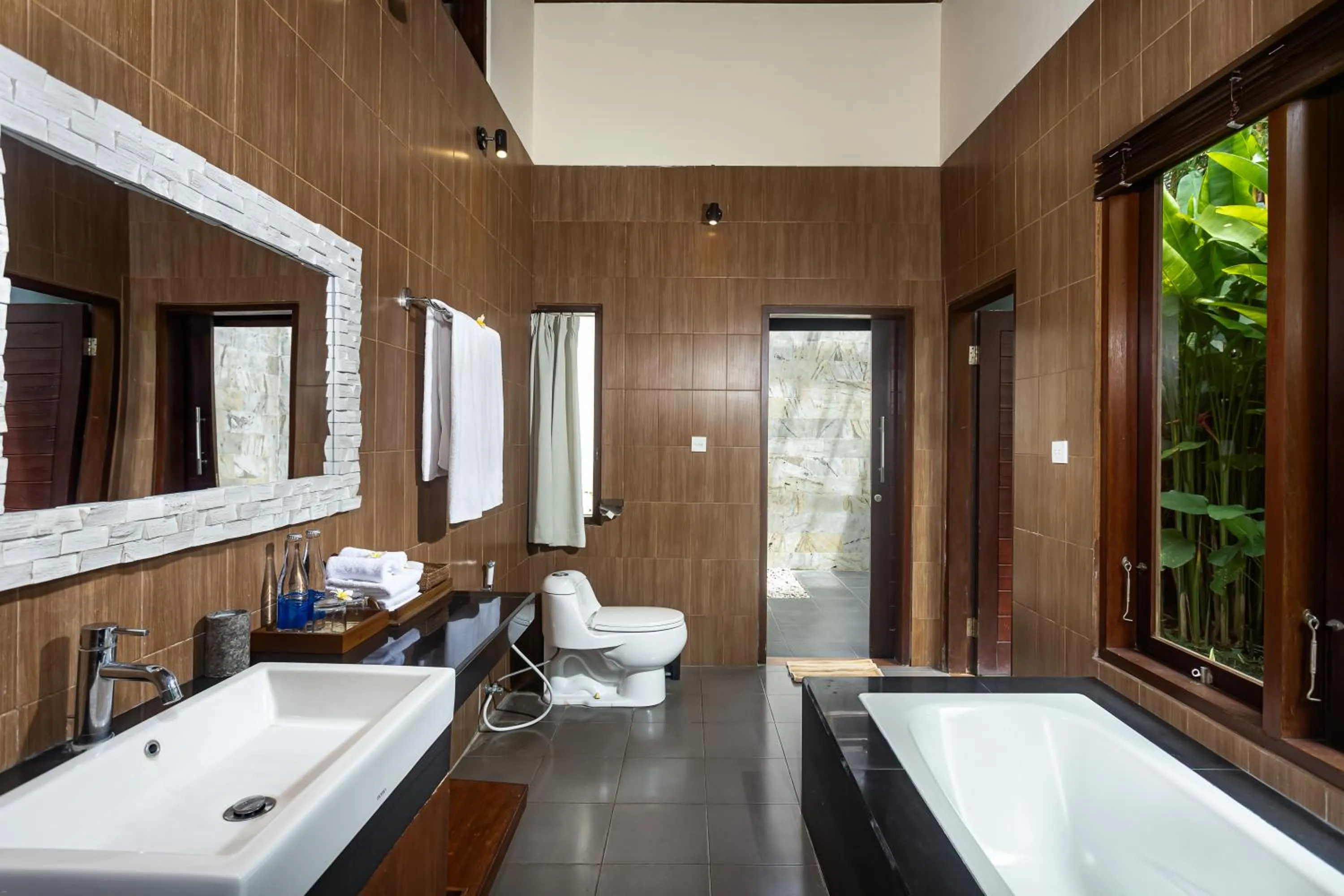 Bathroom in Meng Bengil Villa