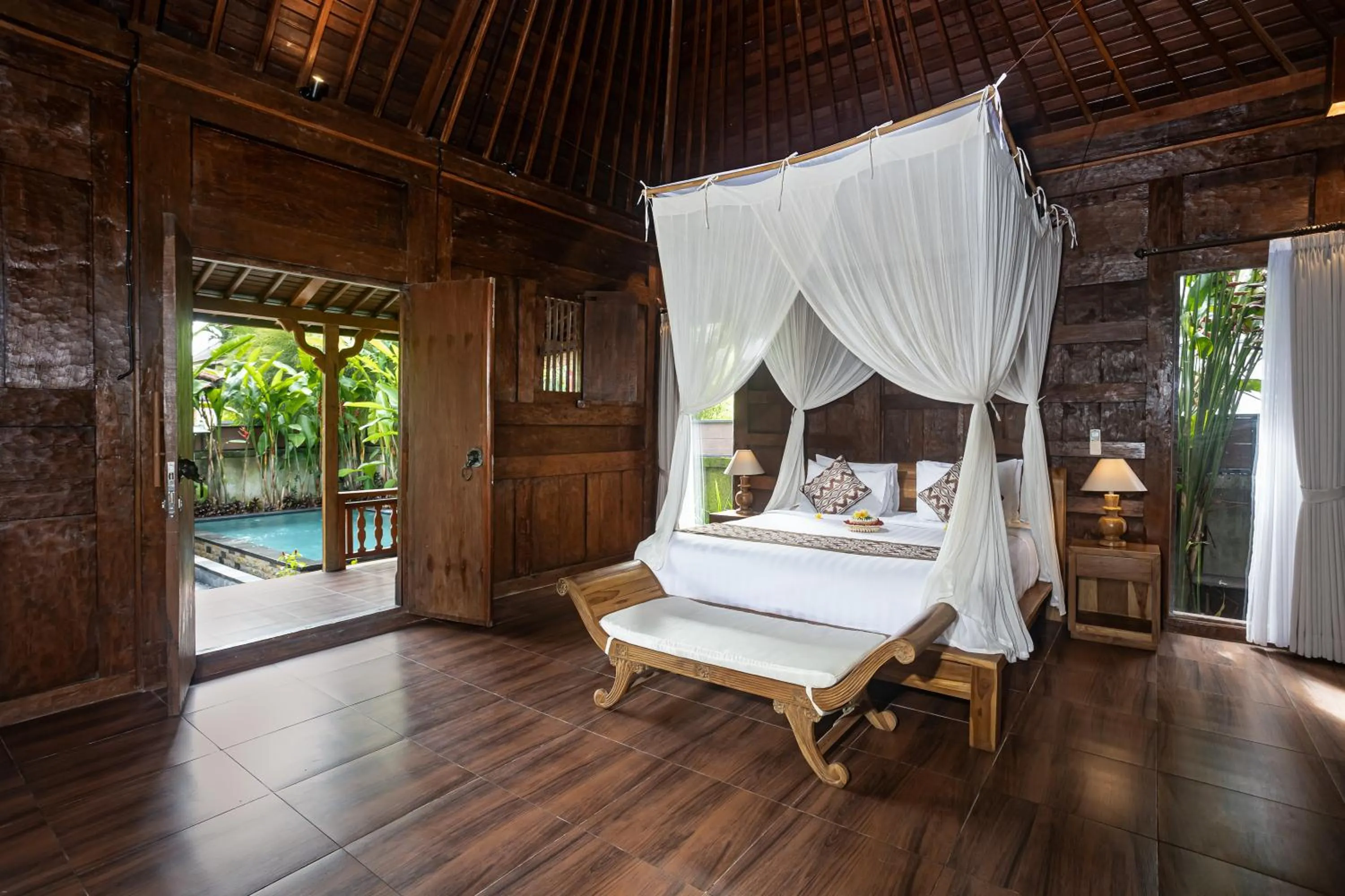 Bed in Meng Bengil Villa