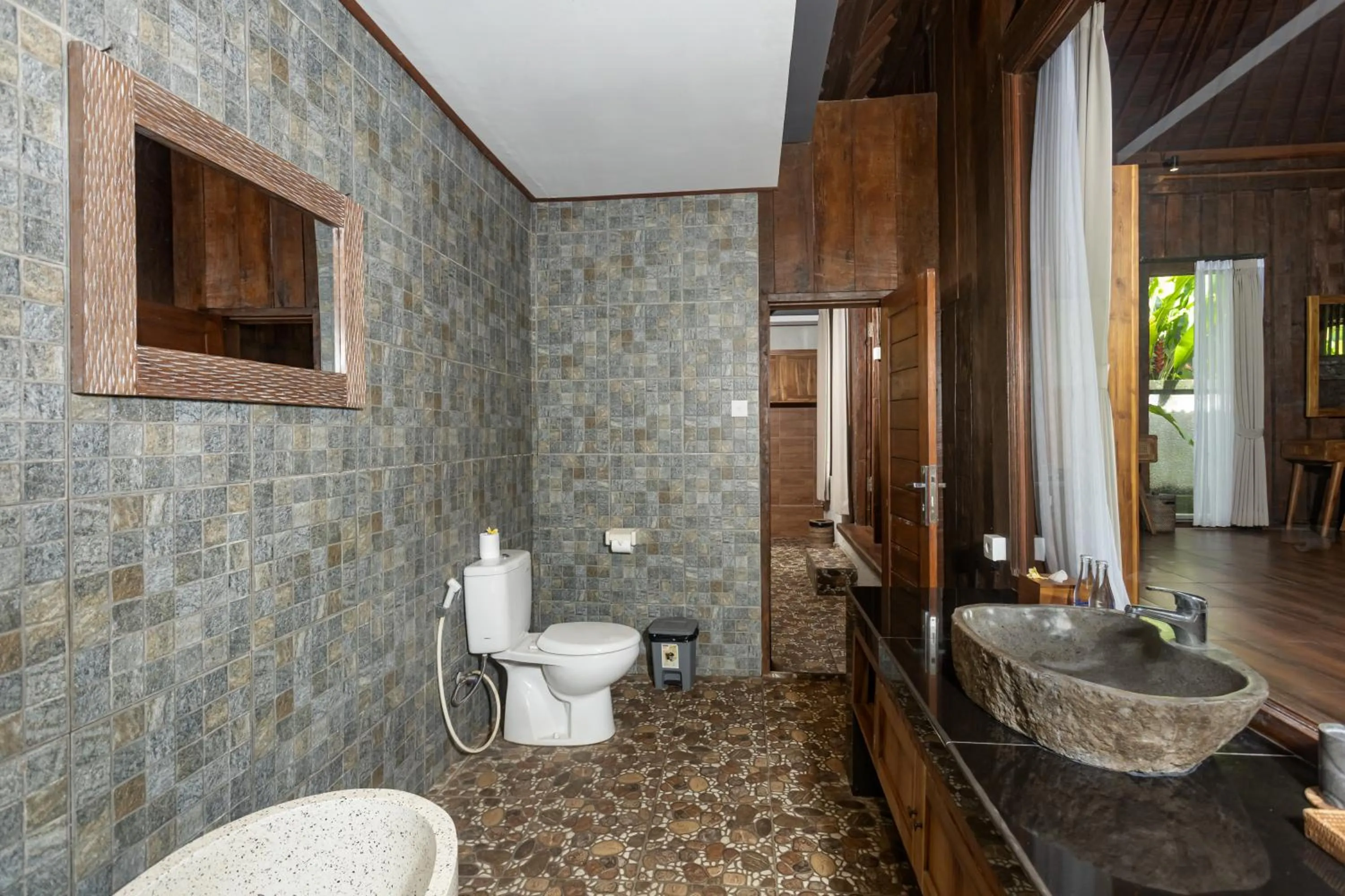 Bathroom in Meng Bengil Villa