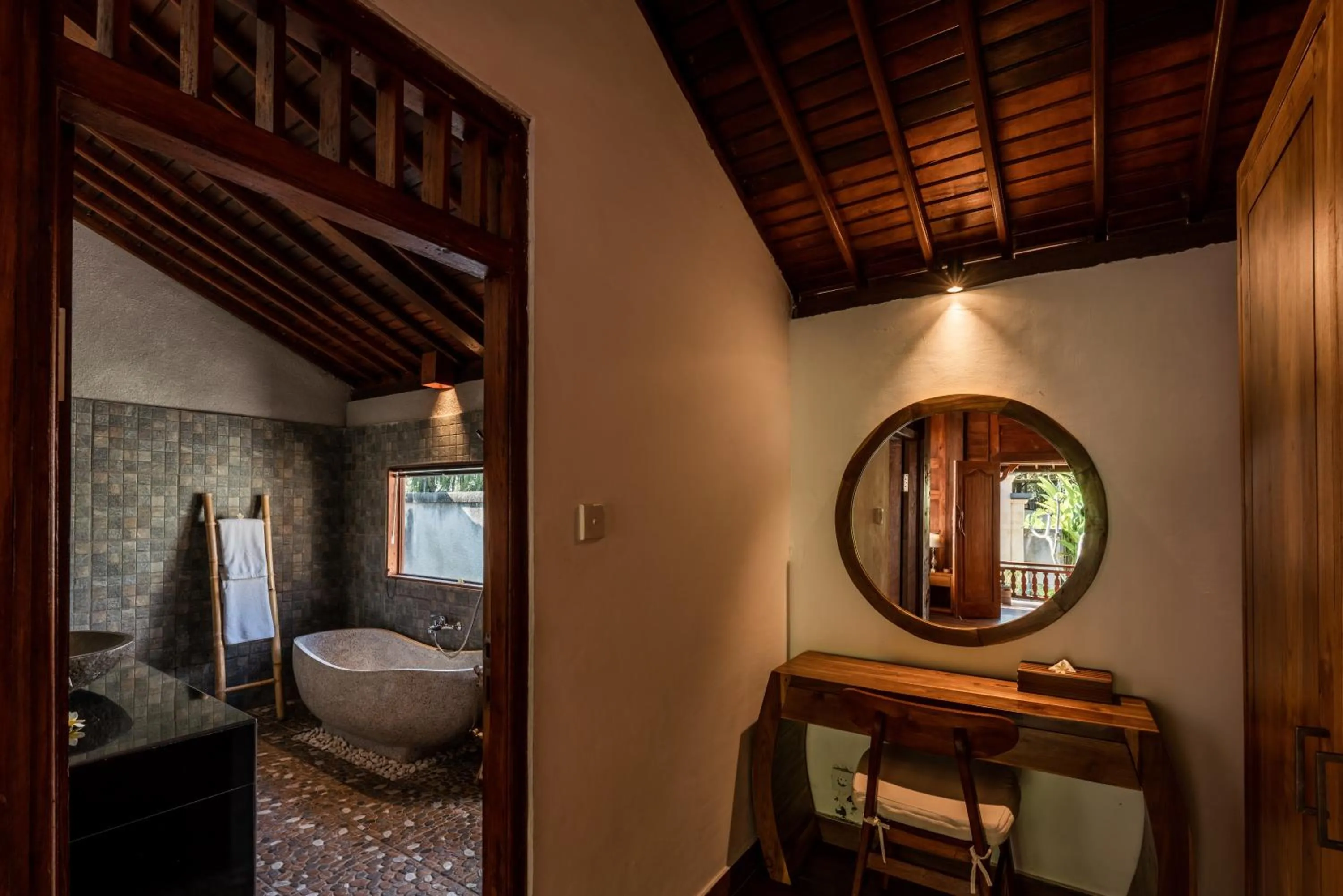 Toilet in Meng Bengil Villa