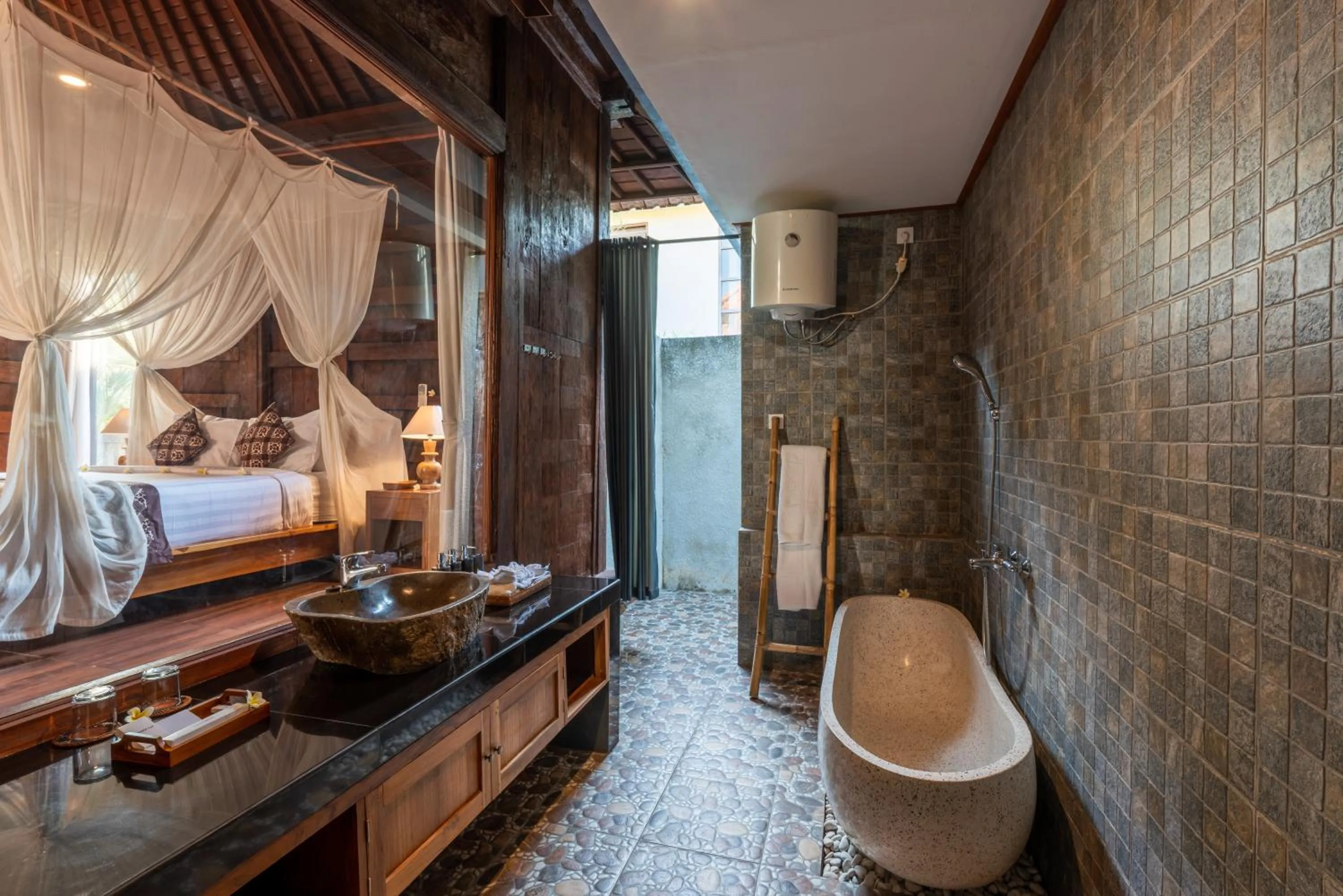 Photo of the whole room, Bed in Meng Bengil Villa