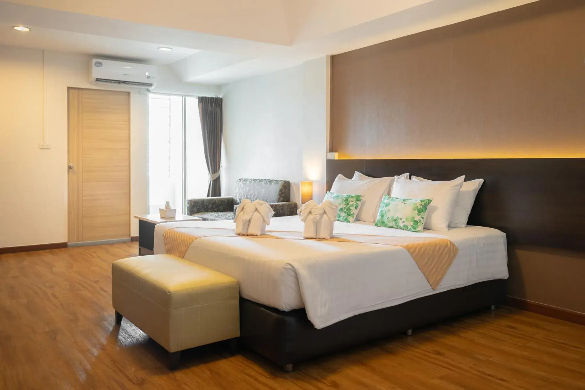 Superior Double or Twin Room - Round Trip Transfer in Golden Jade Suvarnabhumi Superior Double or Twin Room - Round Trip Transfer in Golden Jade Suvarnabhumi