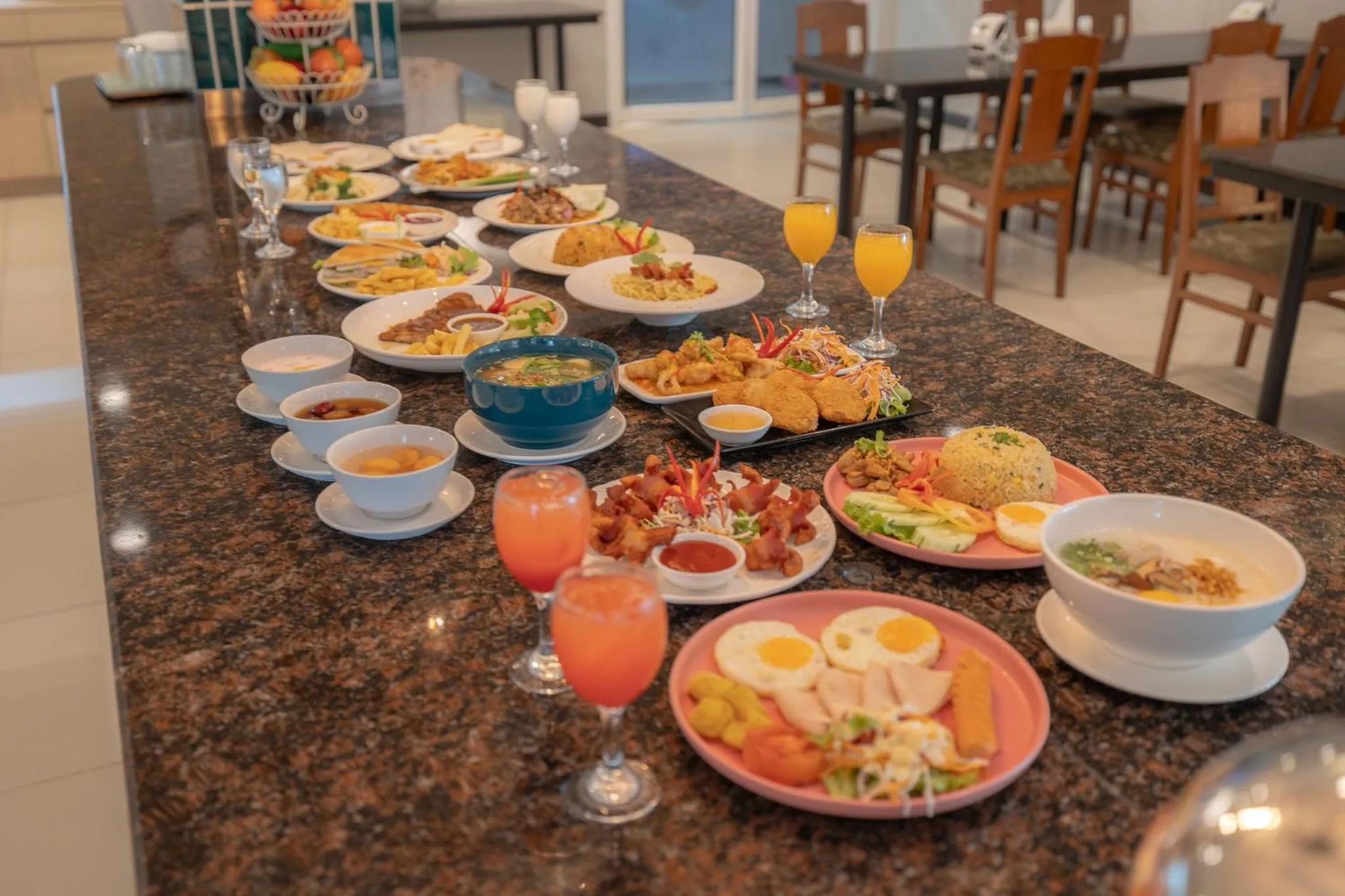 Food and drinks in Golden Jade Suvarnabhumi