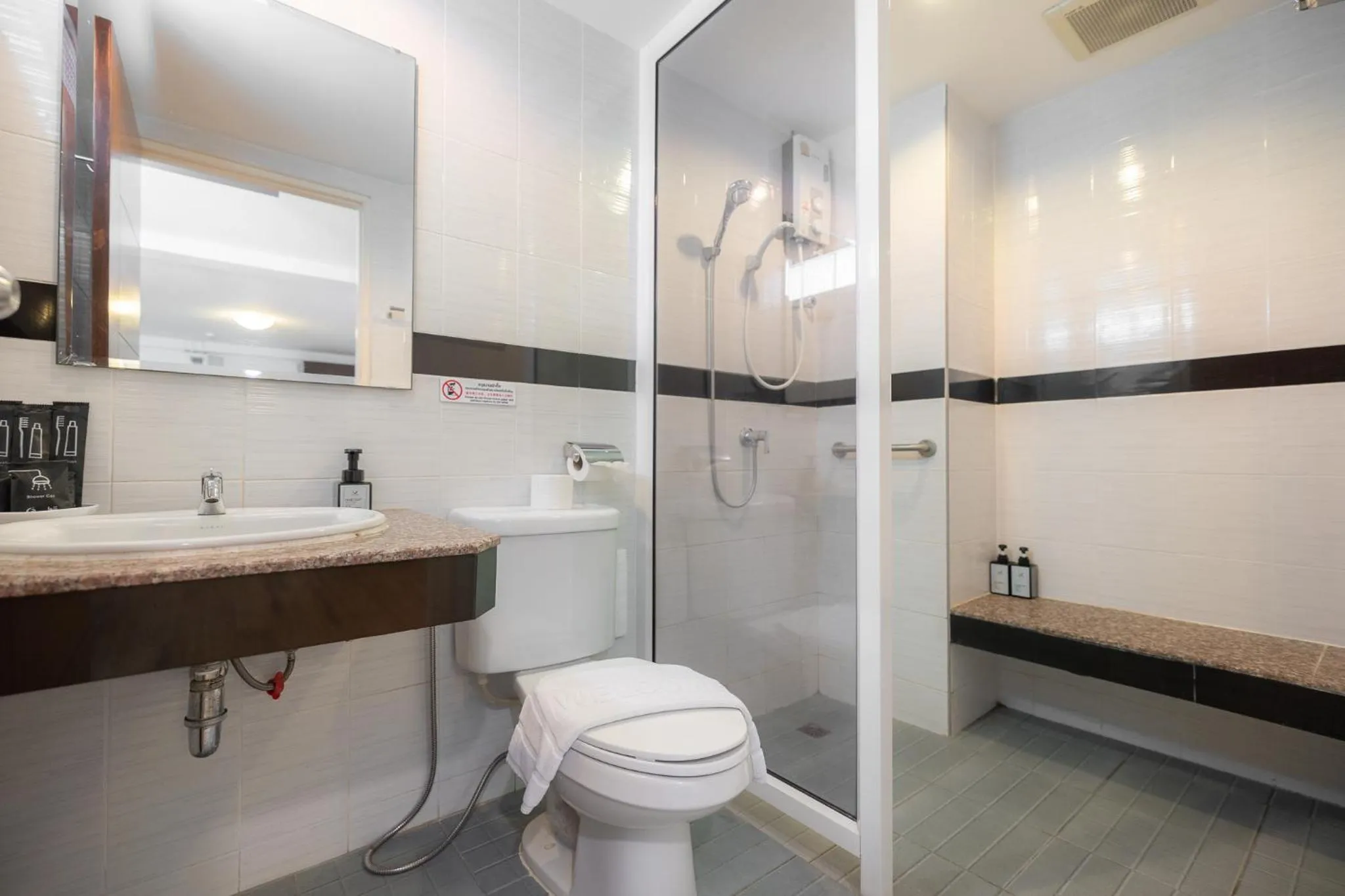 Bathroom in Golden Jade Suvarnabhumi