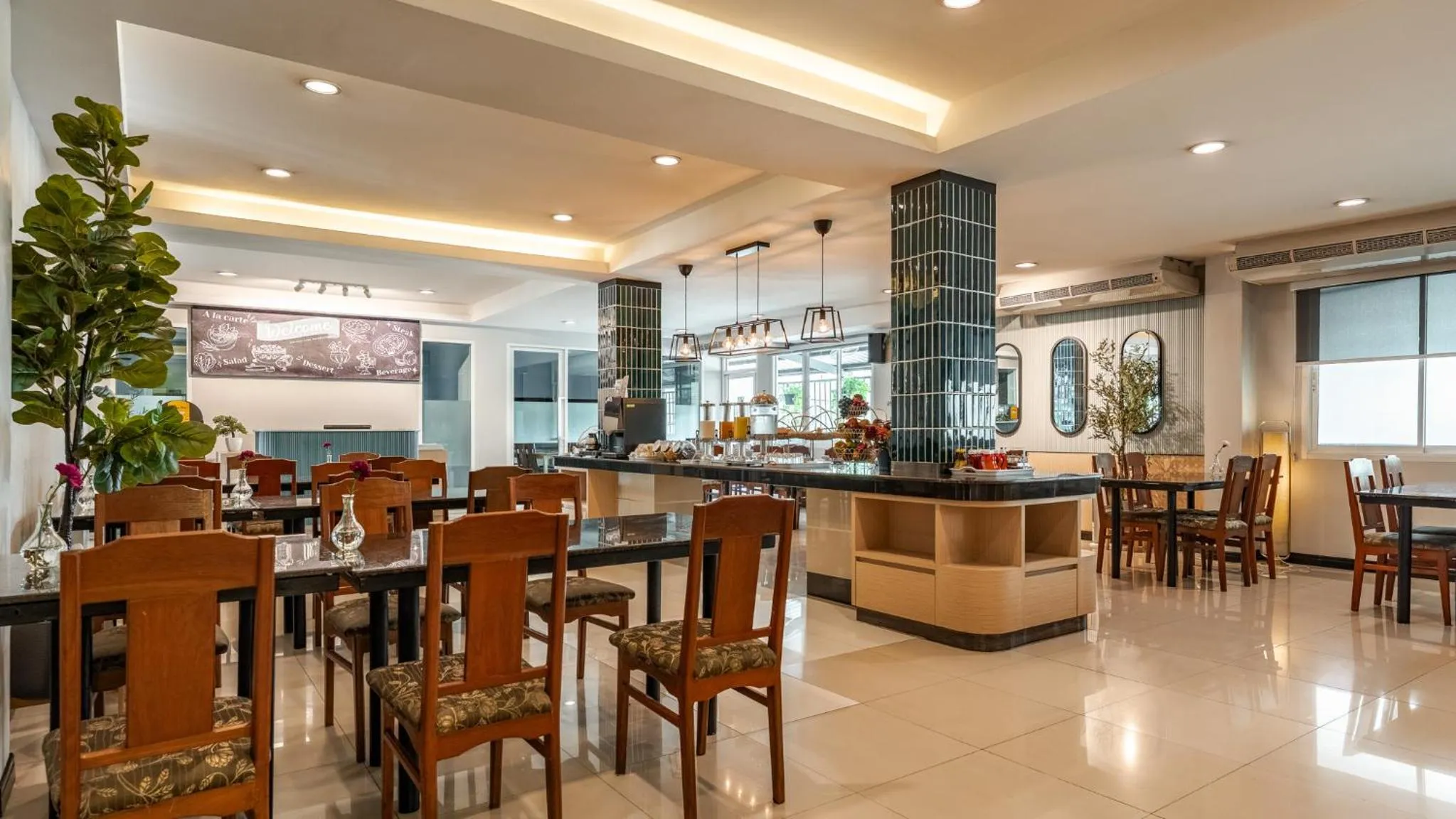 Restaurant/places to eat in Golden Jade Suvarnabhumi