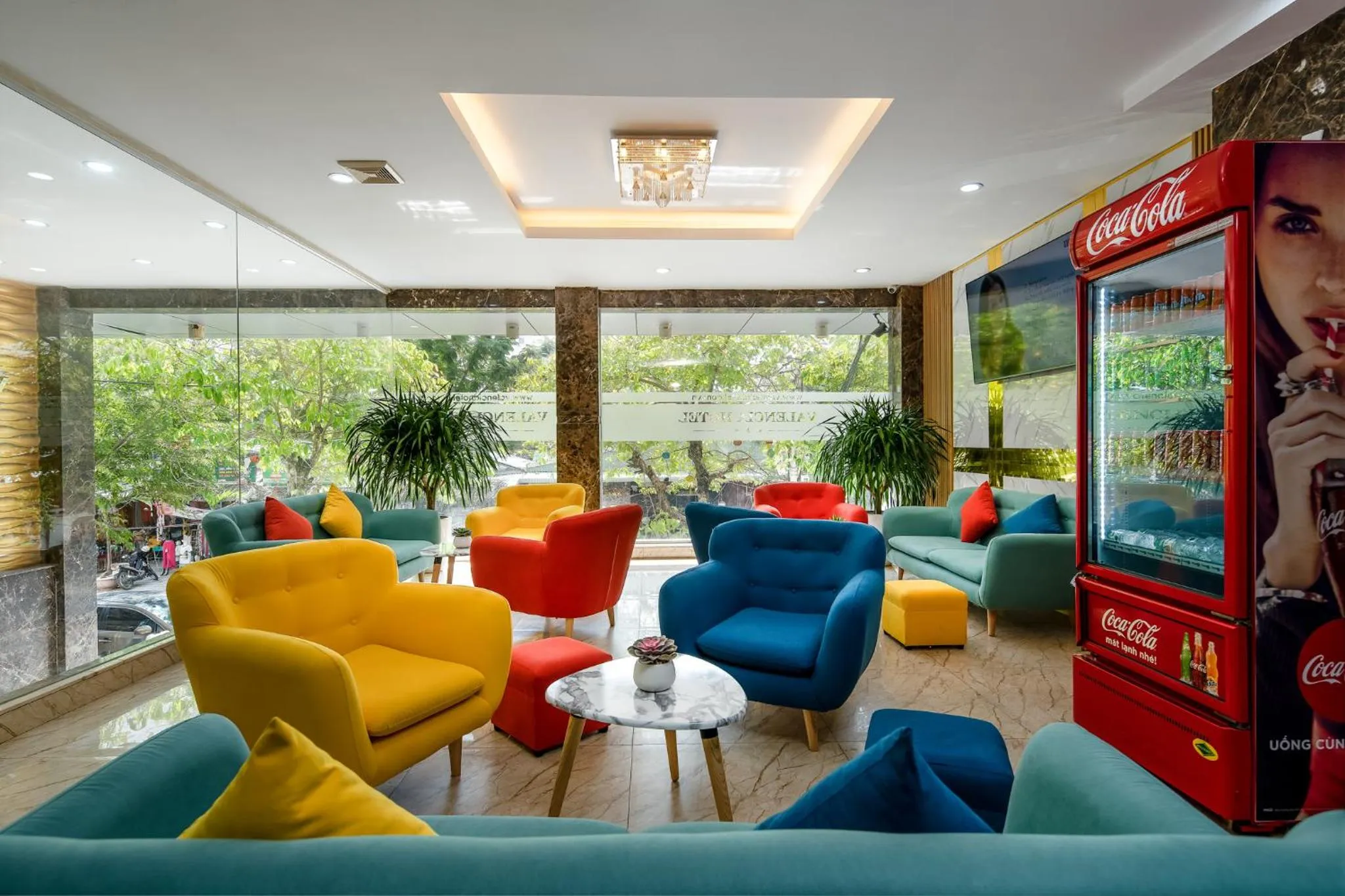 Communal lounge/ TV room in Valencia Da Nang Beach Hotel