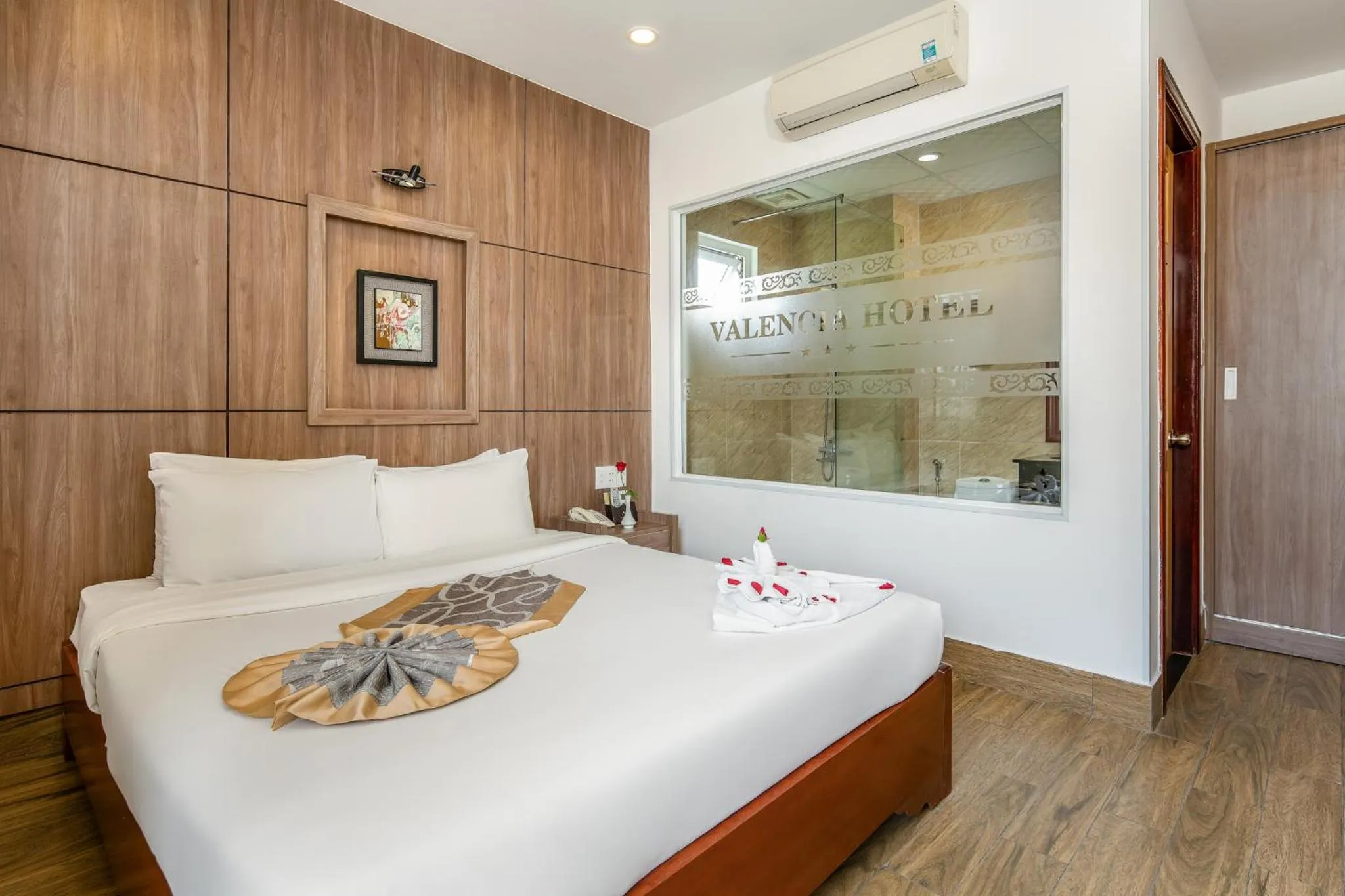 Bed in Valencia Da Nang Beach Hotel