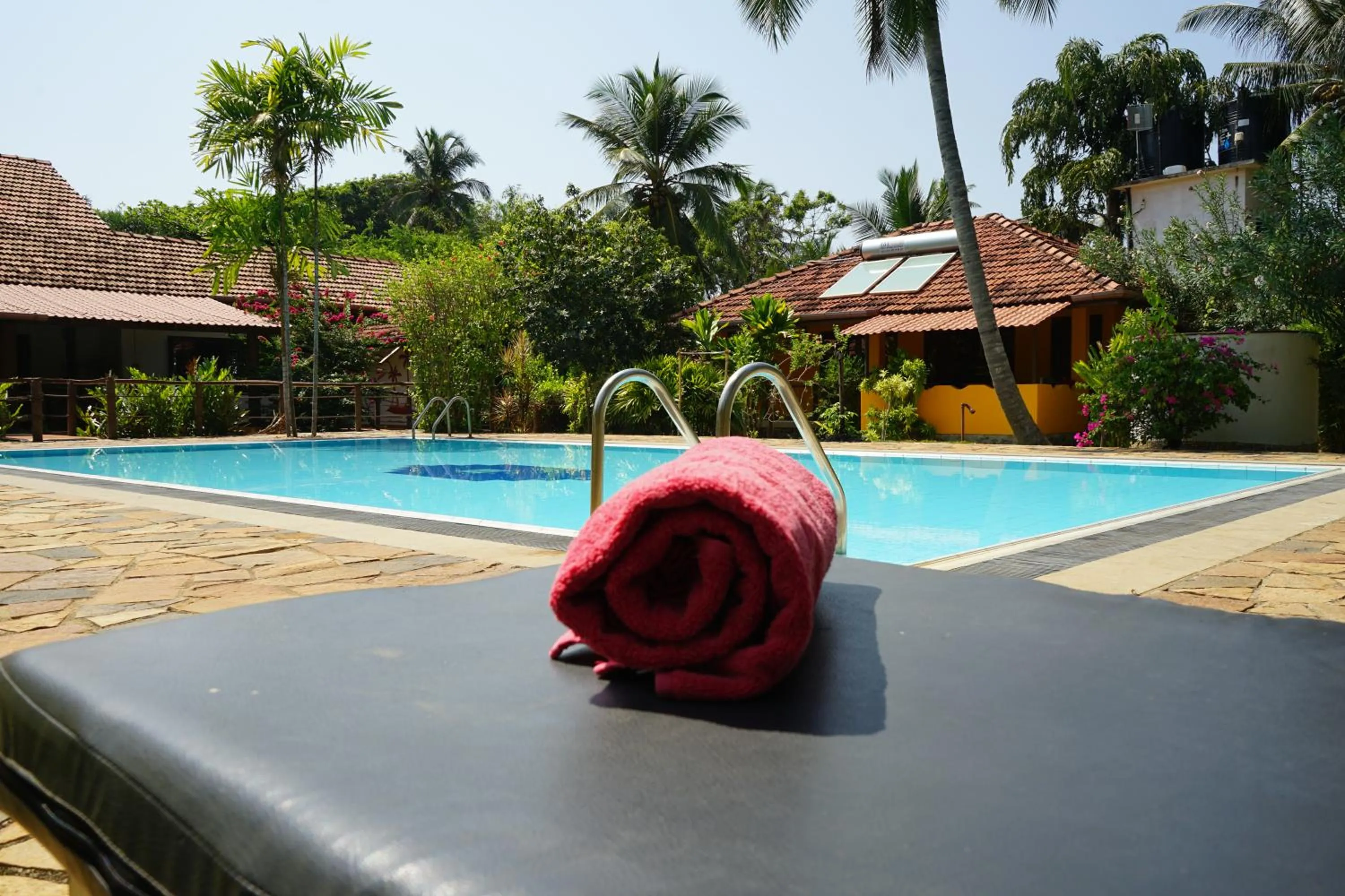 Swimming pool in Puetz Travels Beach Resort